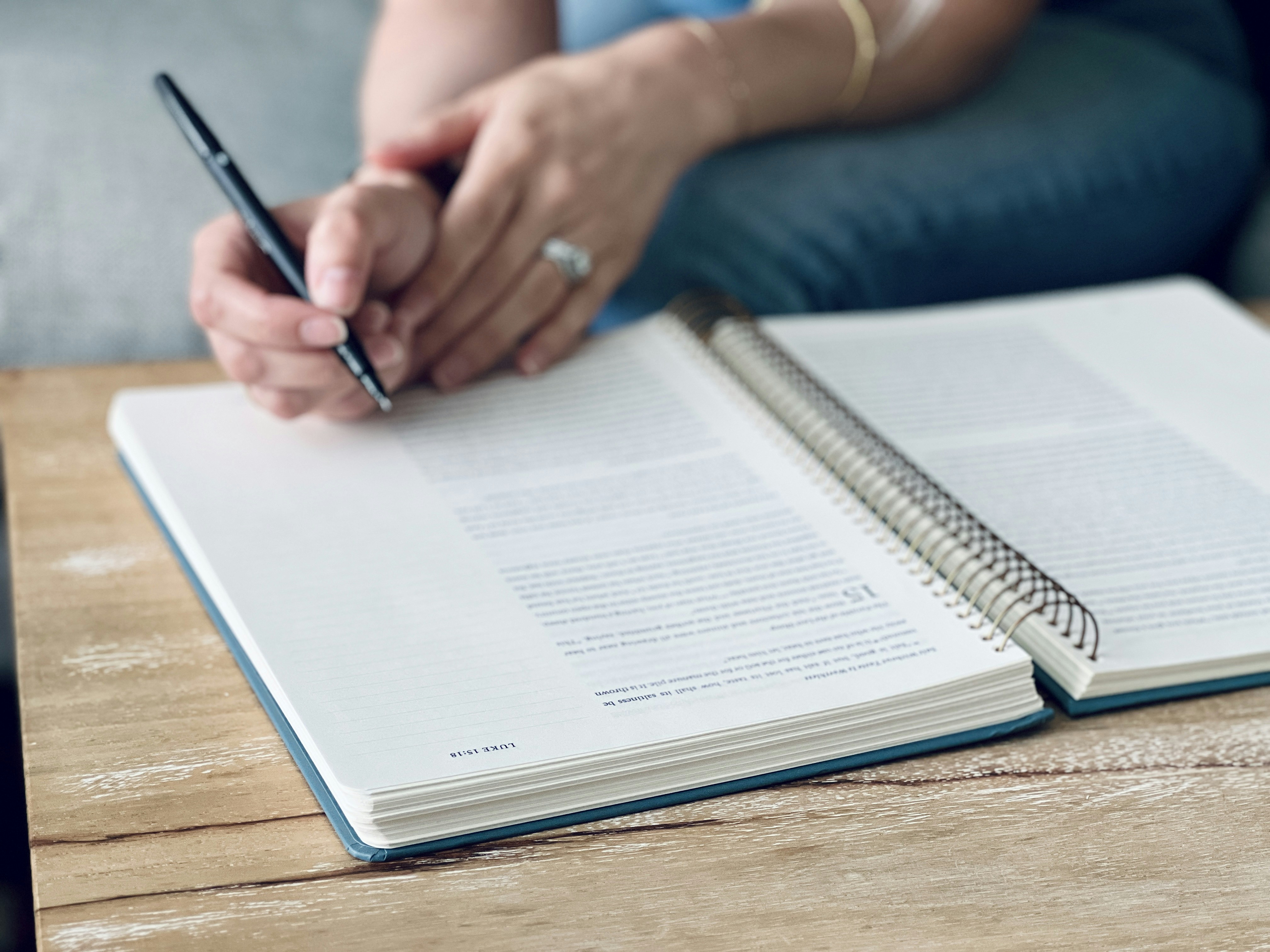 black and white bed linen