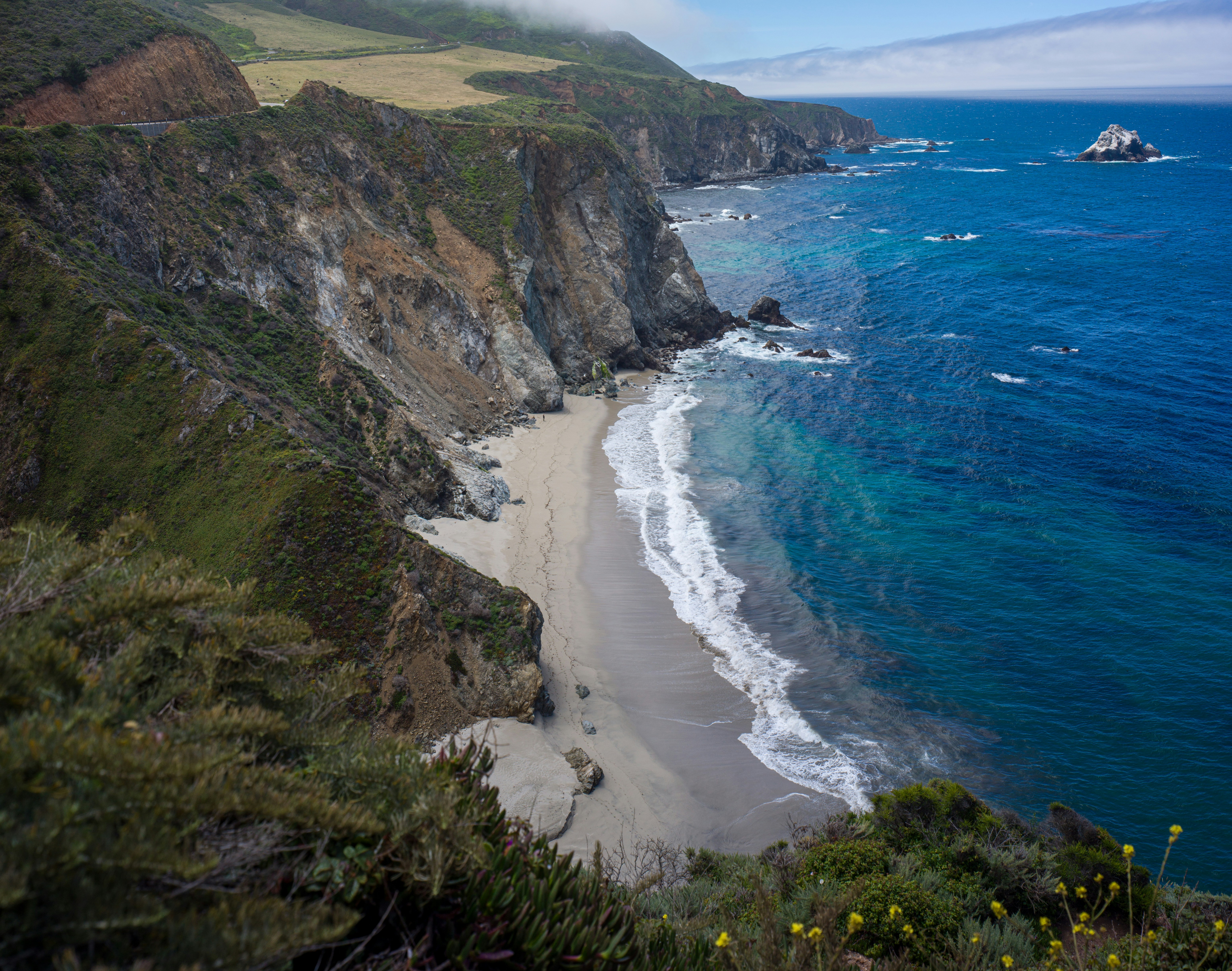 Photo by sebastianluo