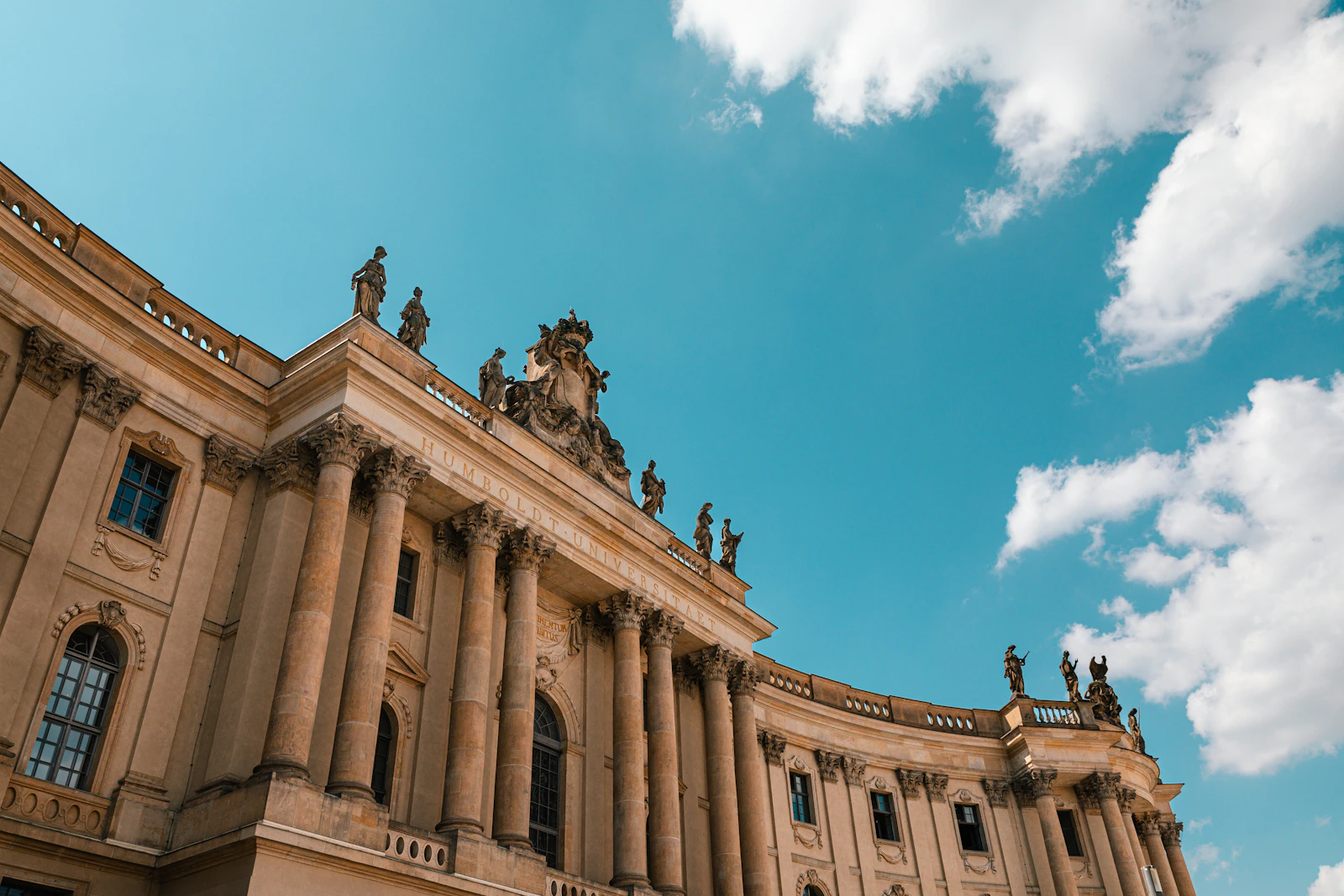 Photo · Kevin Woblick / Unsplash