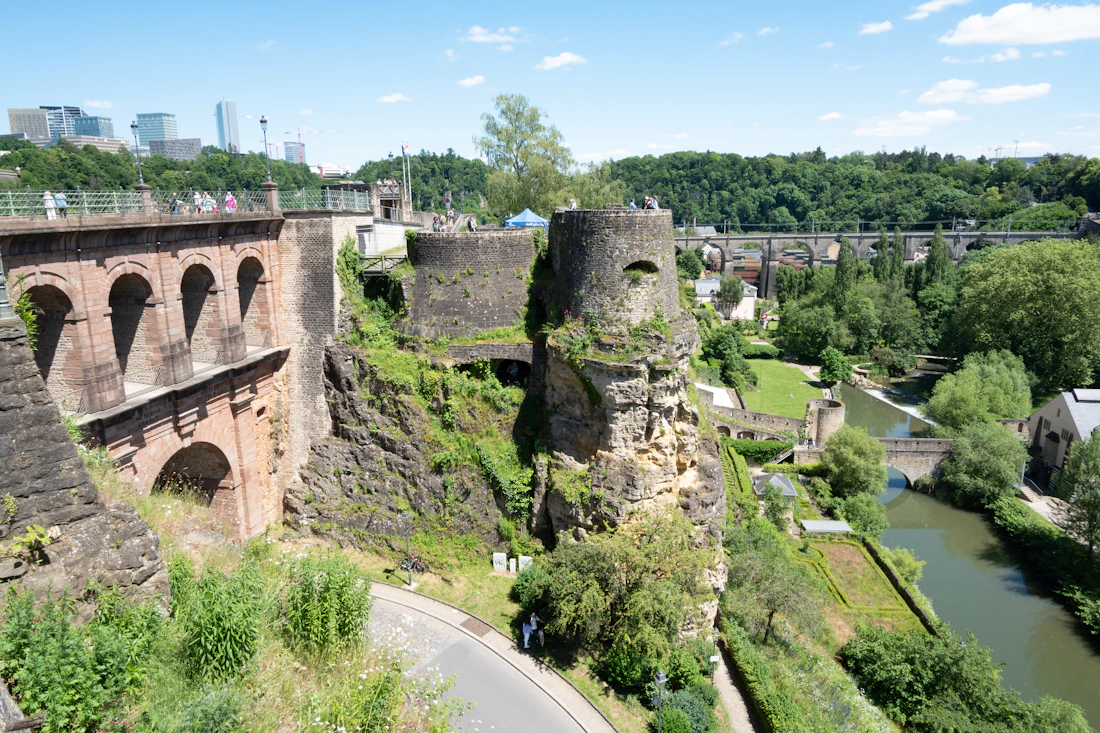 Puentes de piedra y zonas verdes de Luxemburgo