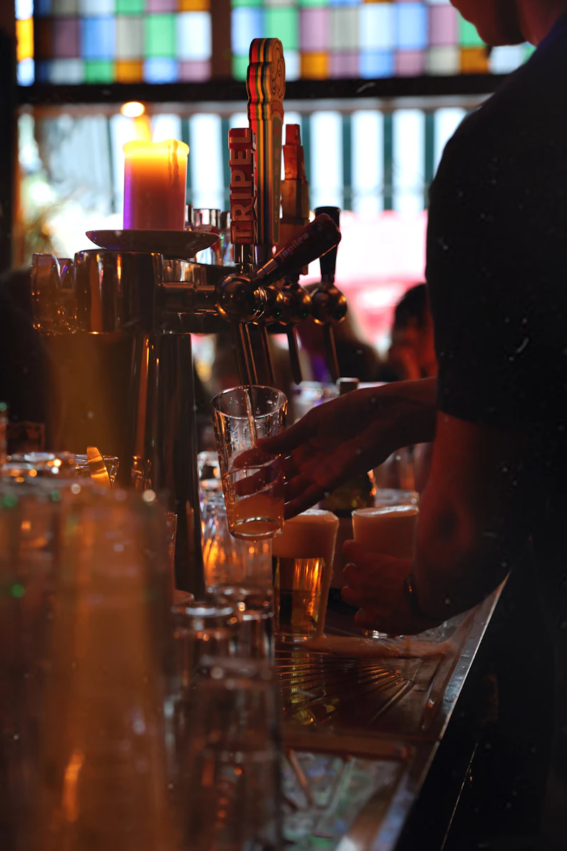 Bartender werden: Was der Beruf wirklich verlangt