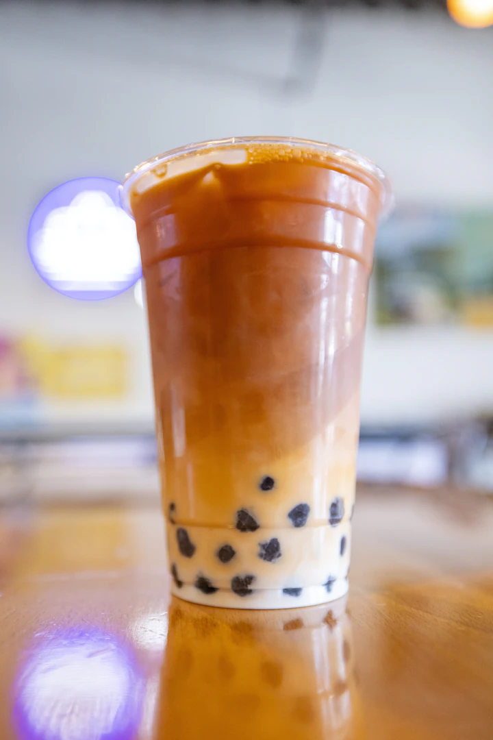 Boba milk tea dengan mutiara