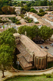 Nettoyage par drone, démoussage de toiture, Nettoyage de panneaux solaires, façade et bardage