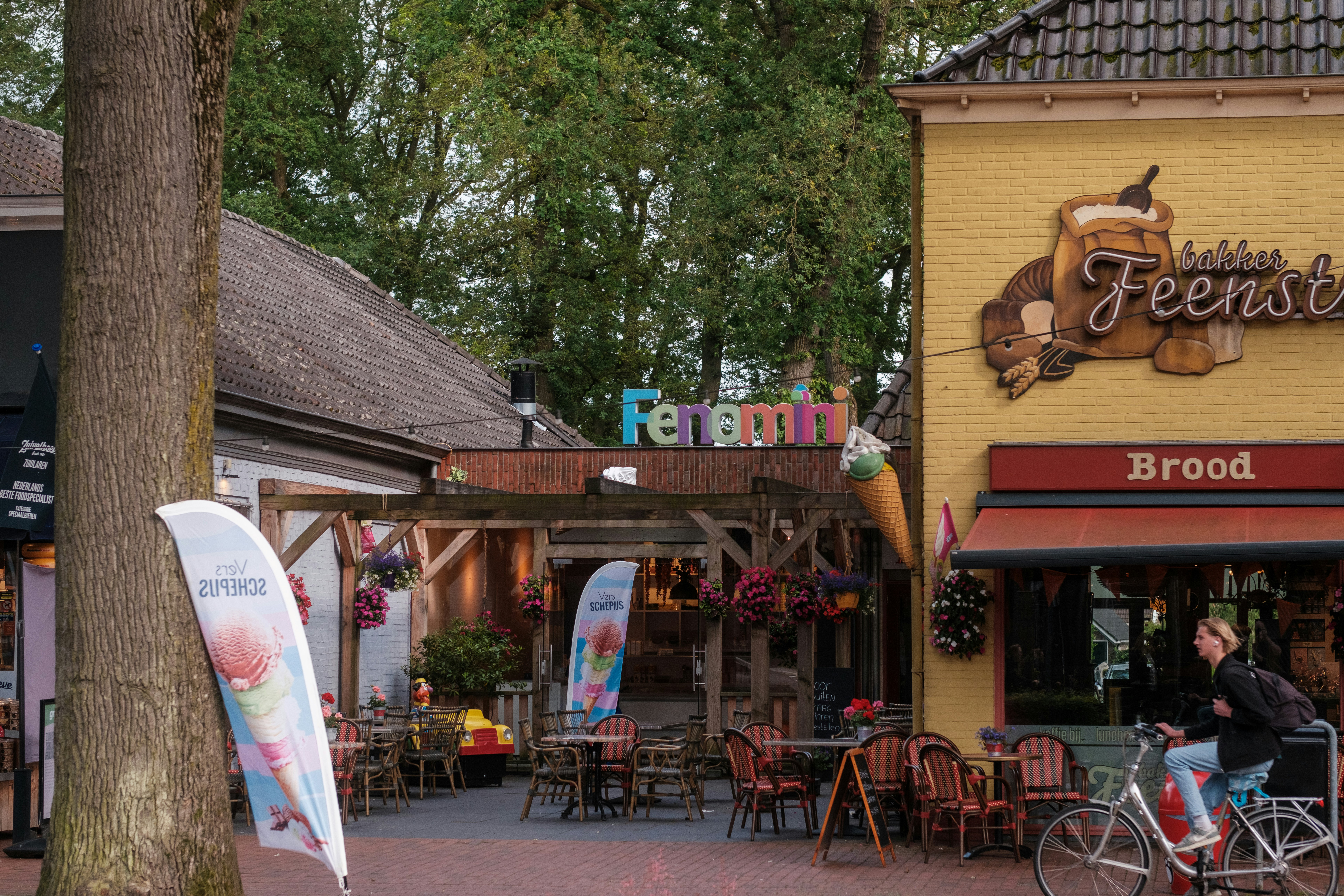 Edgewater Creamery, Pirate Seafood and Chicken and More New Business News (7/2)