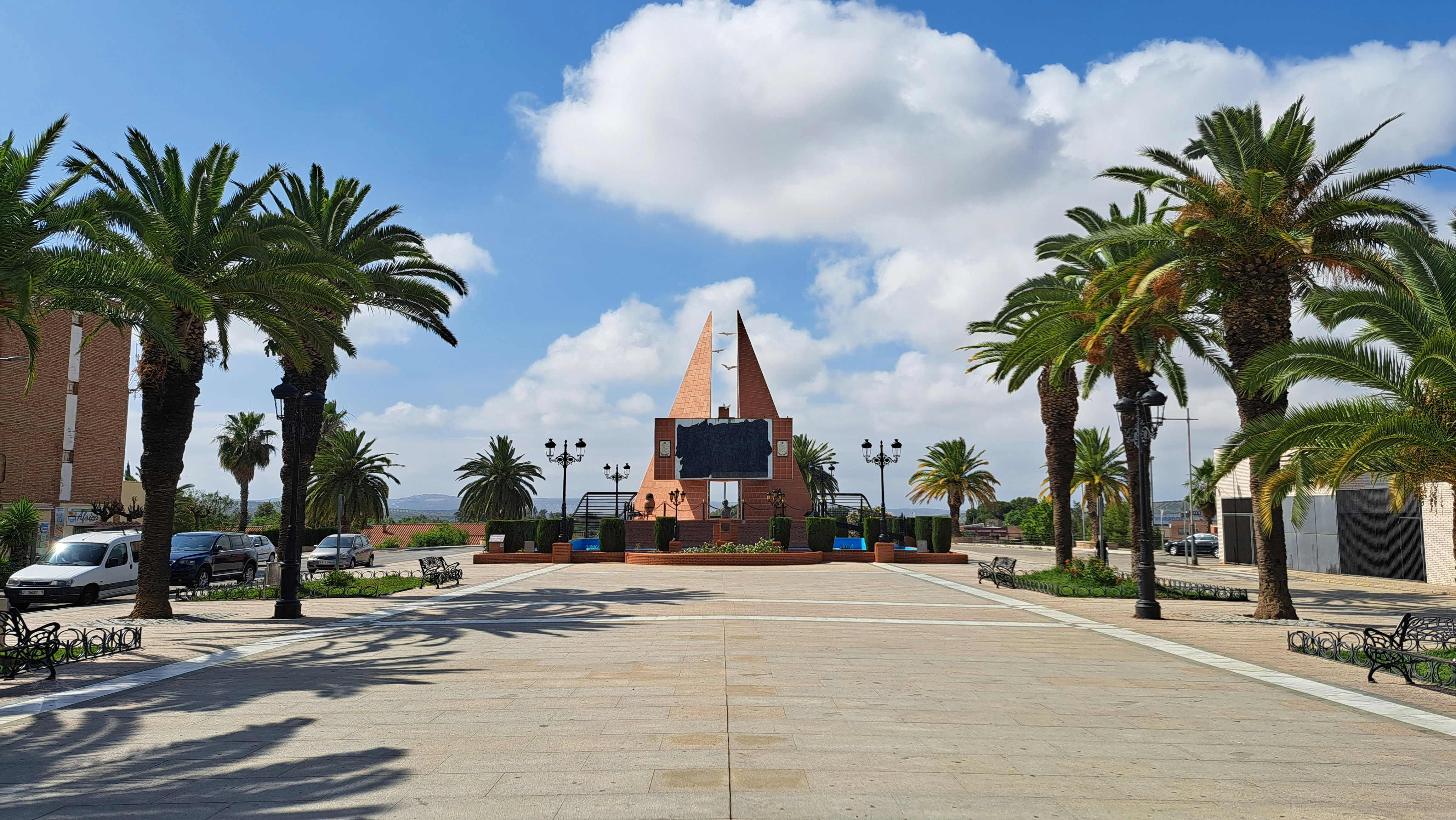 Plaza A - Complejo de Piramides Gemelas