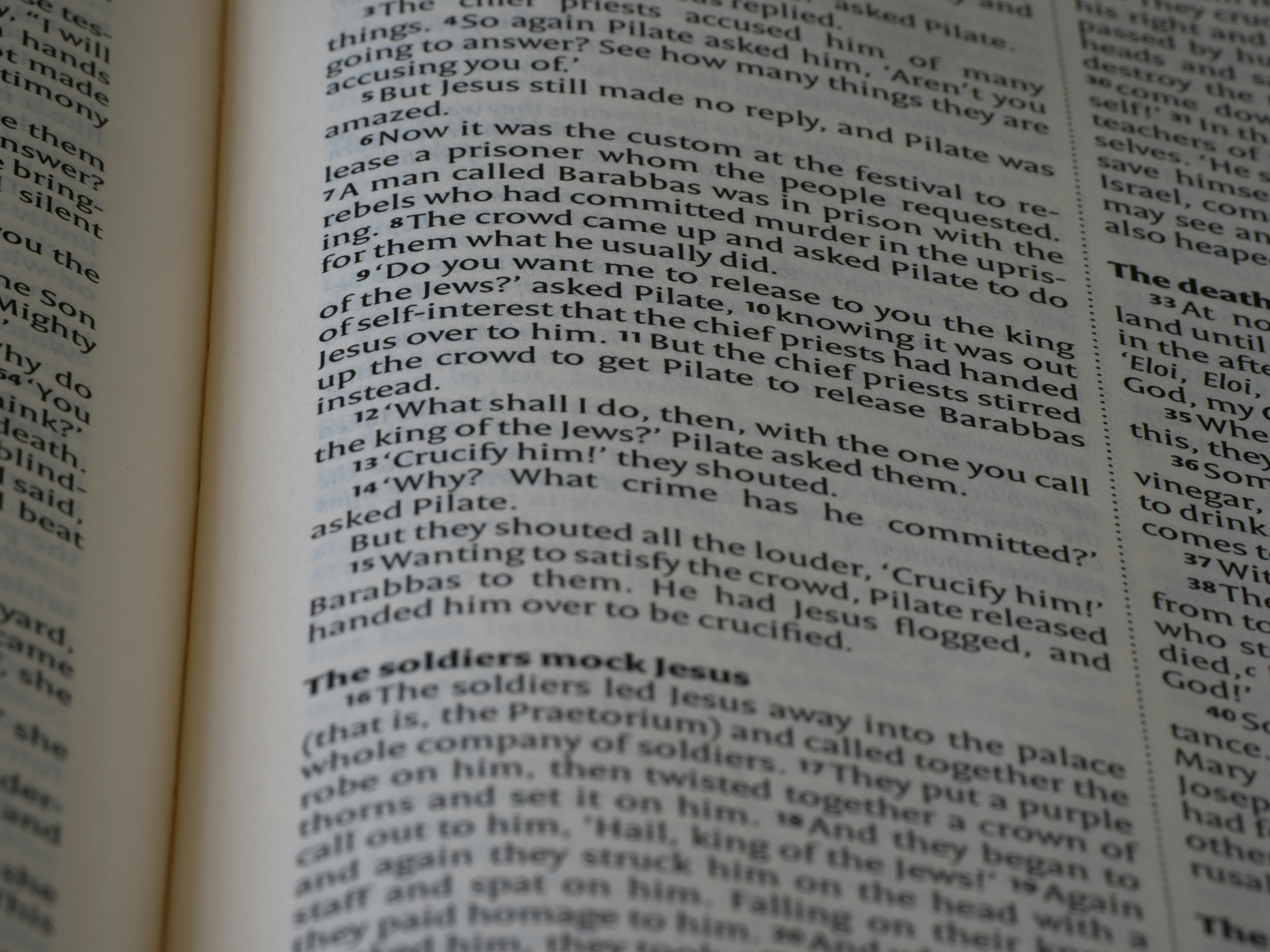 black and white bed linen