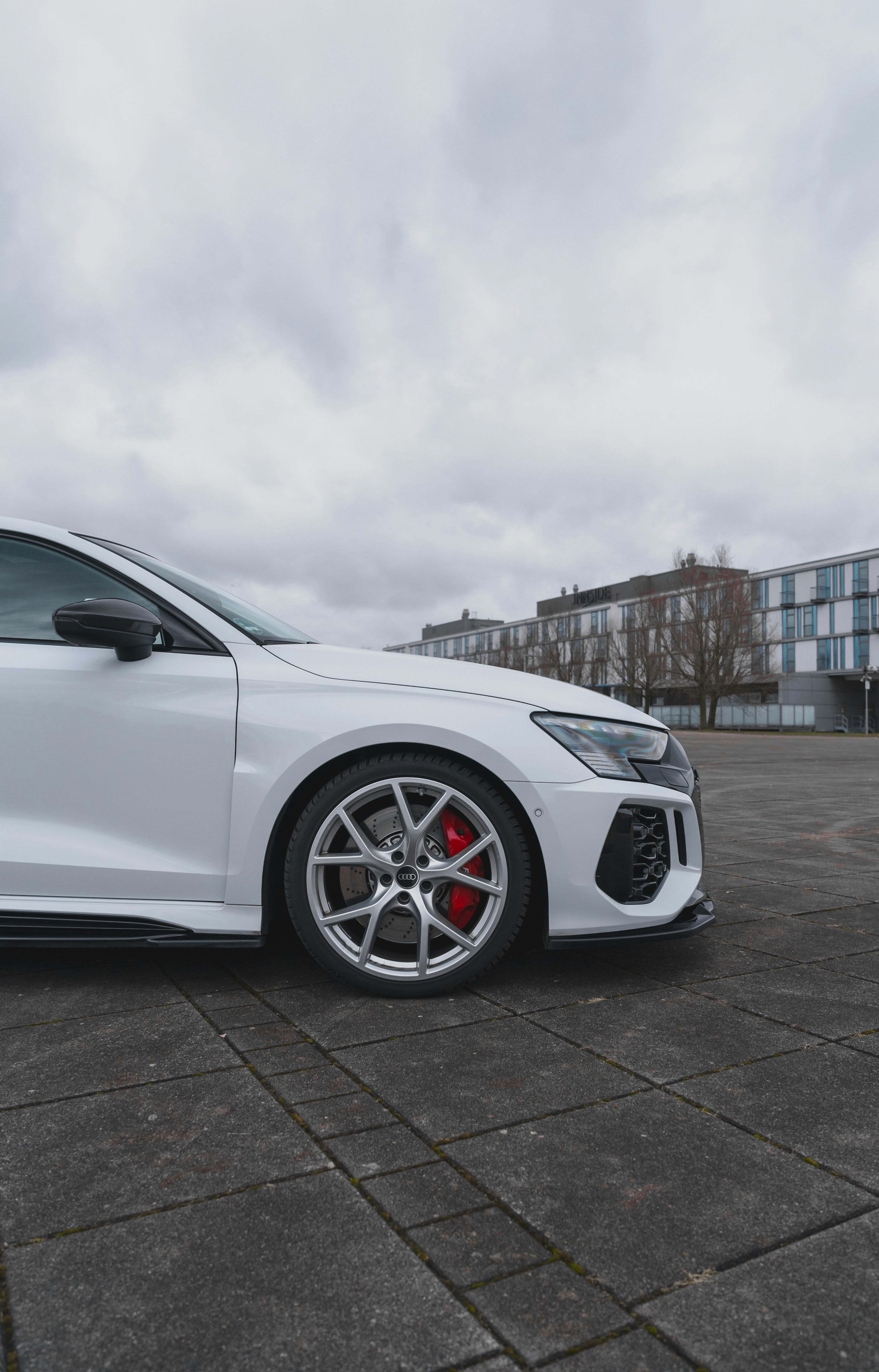 Photo by marcelhoberg