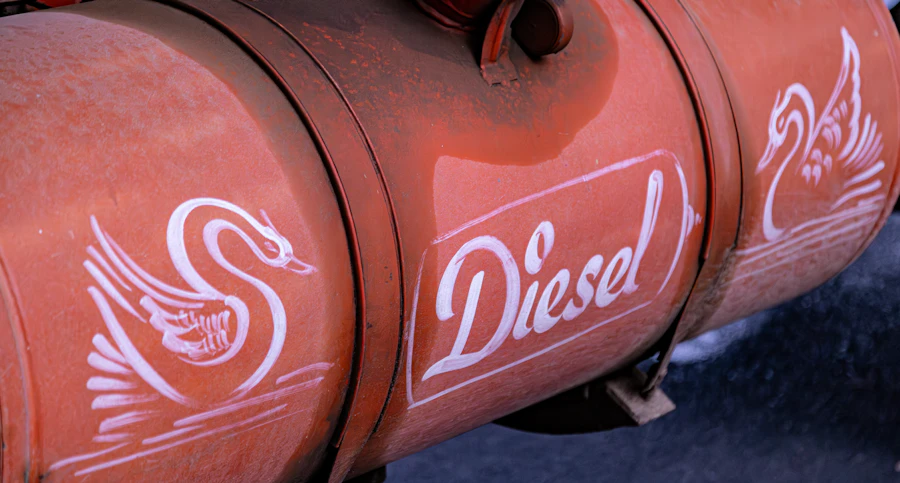 Bulk fuel storage tank