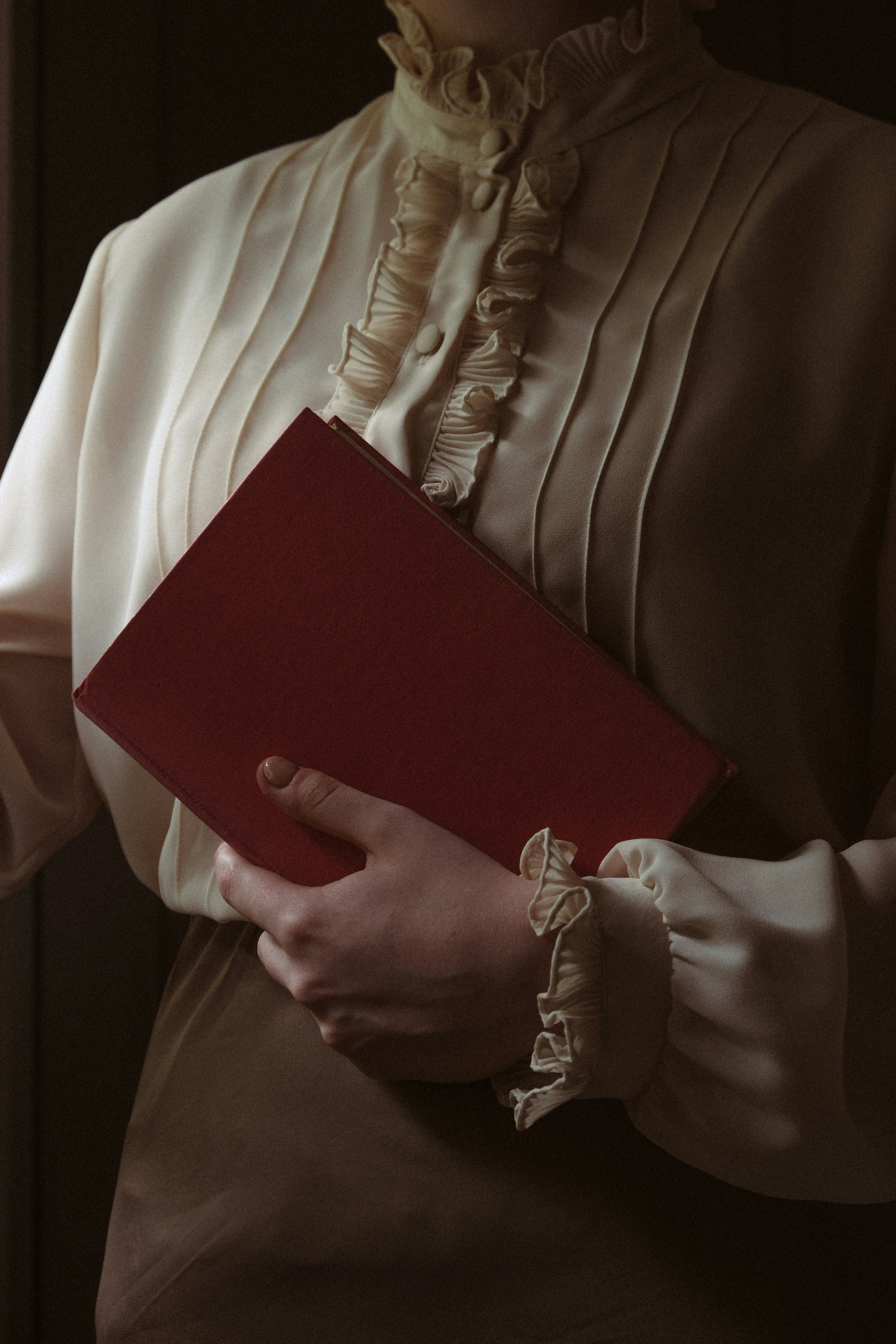 Livre relié rouge vintage