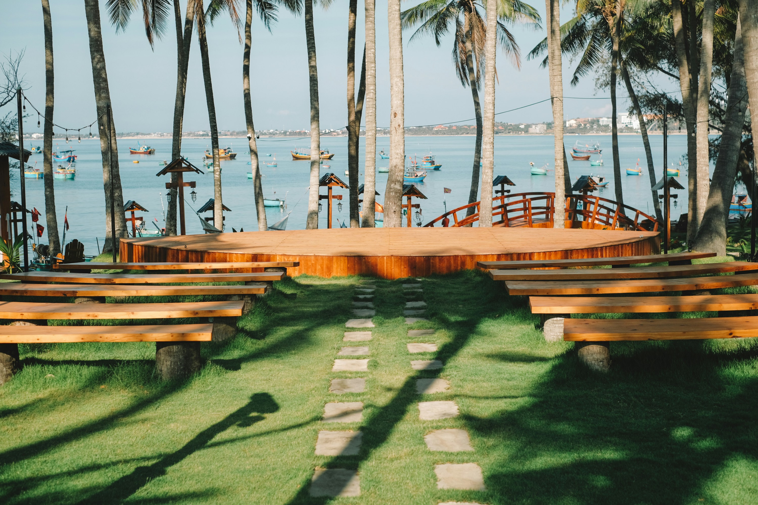 La Perle Silver sedeži z razgledom na oder vodnega gledališča