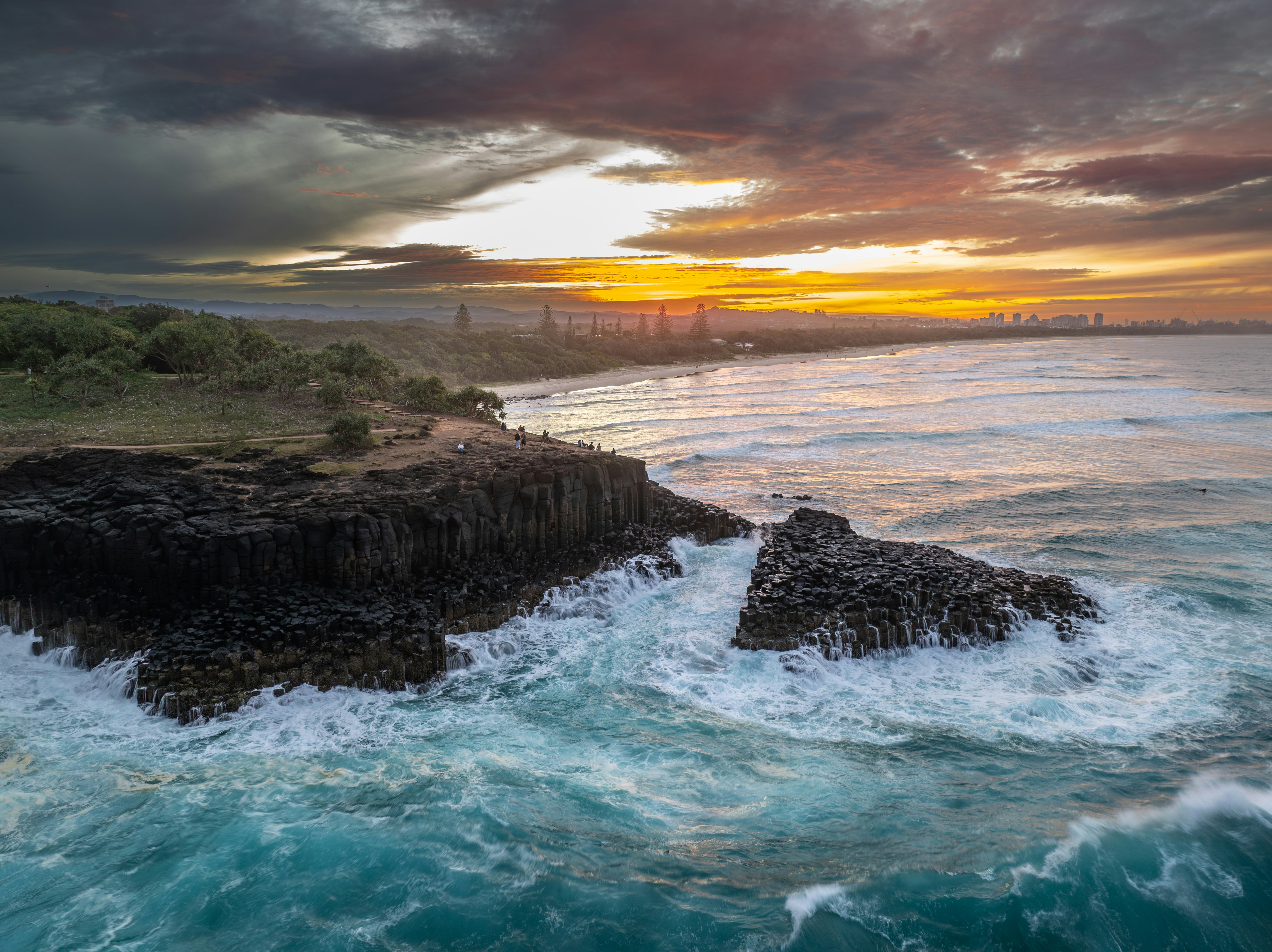 Photo by sebastianluo