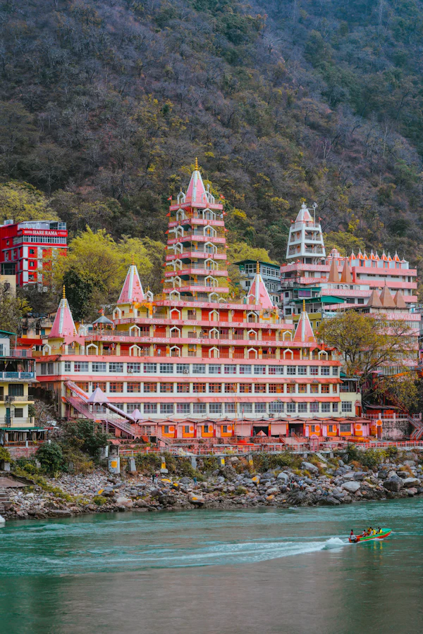 Temple on the banks of the Ganga in Rishikesh