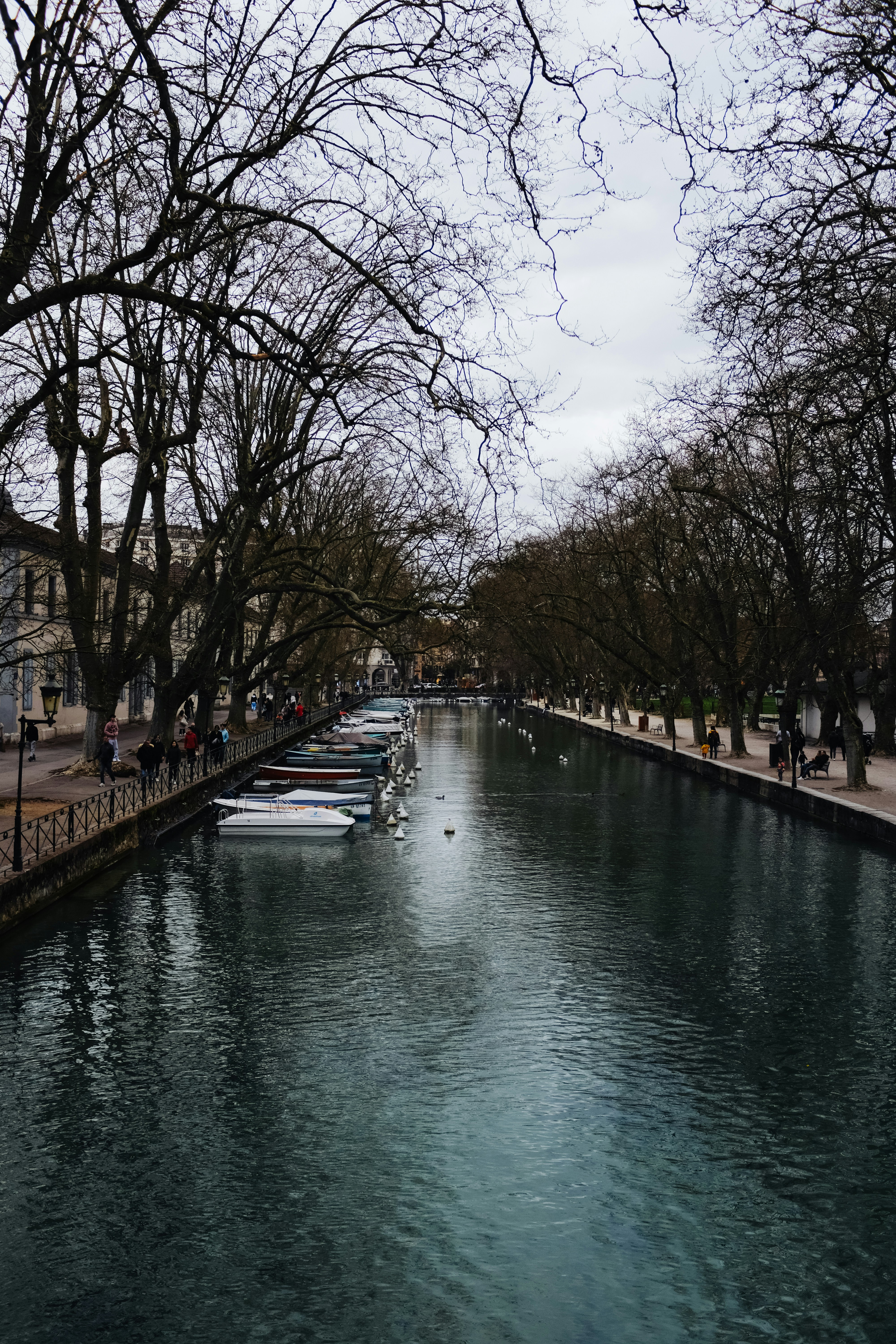 Photo by adrienolichon