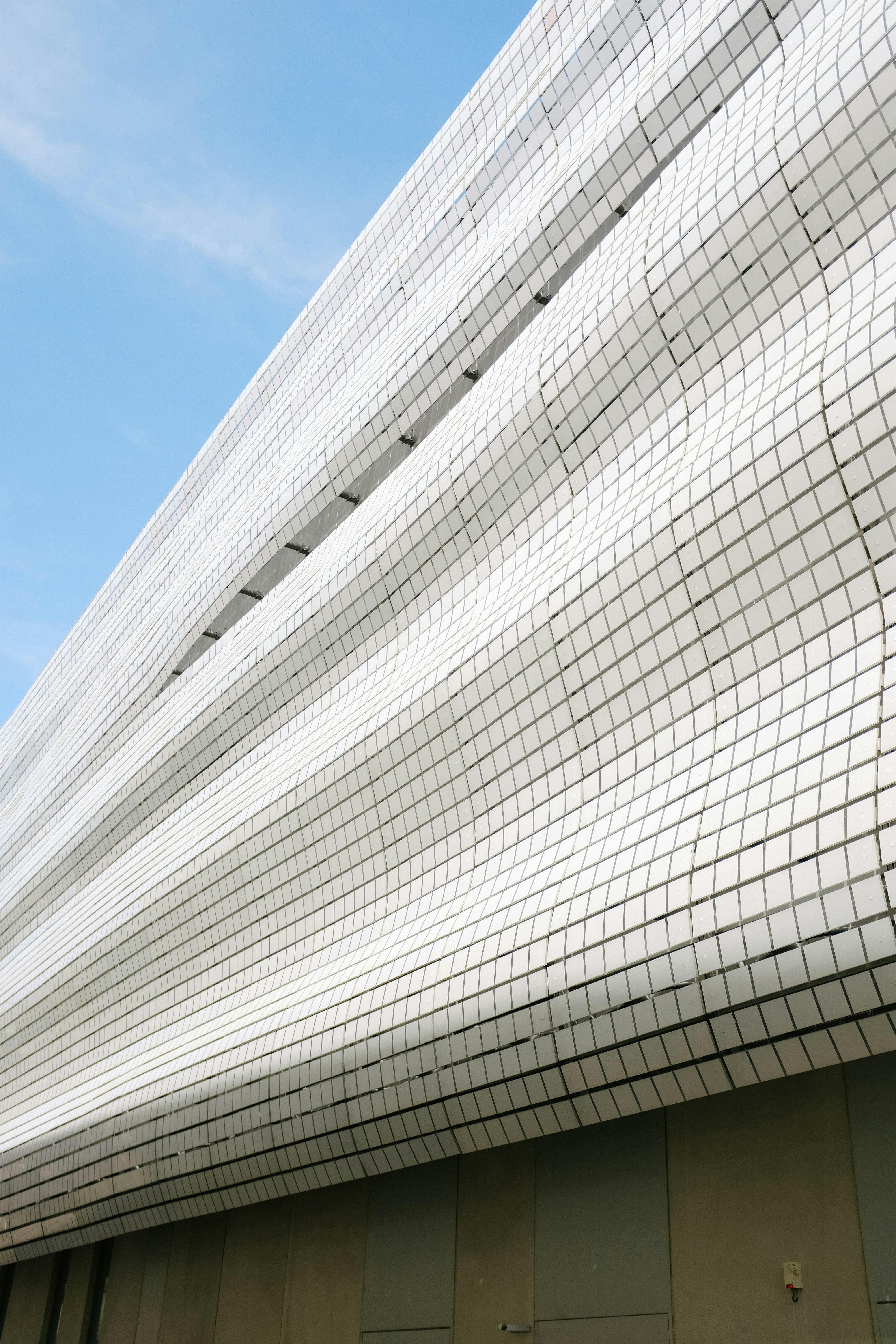 Photo by adrienolichon