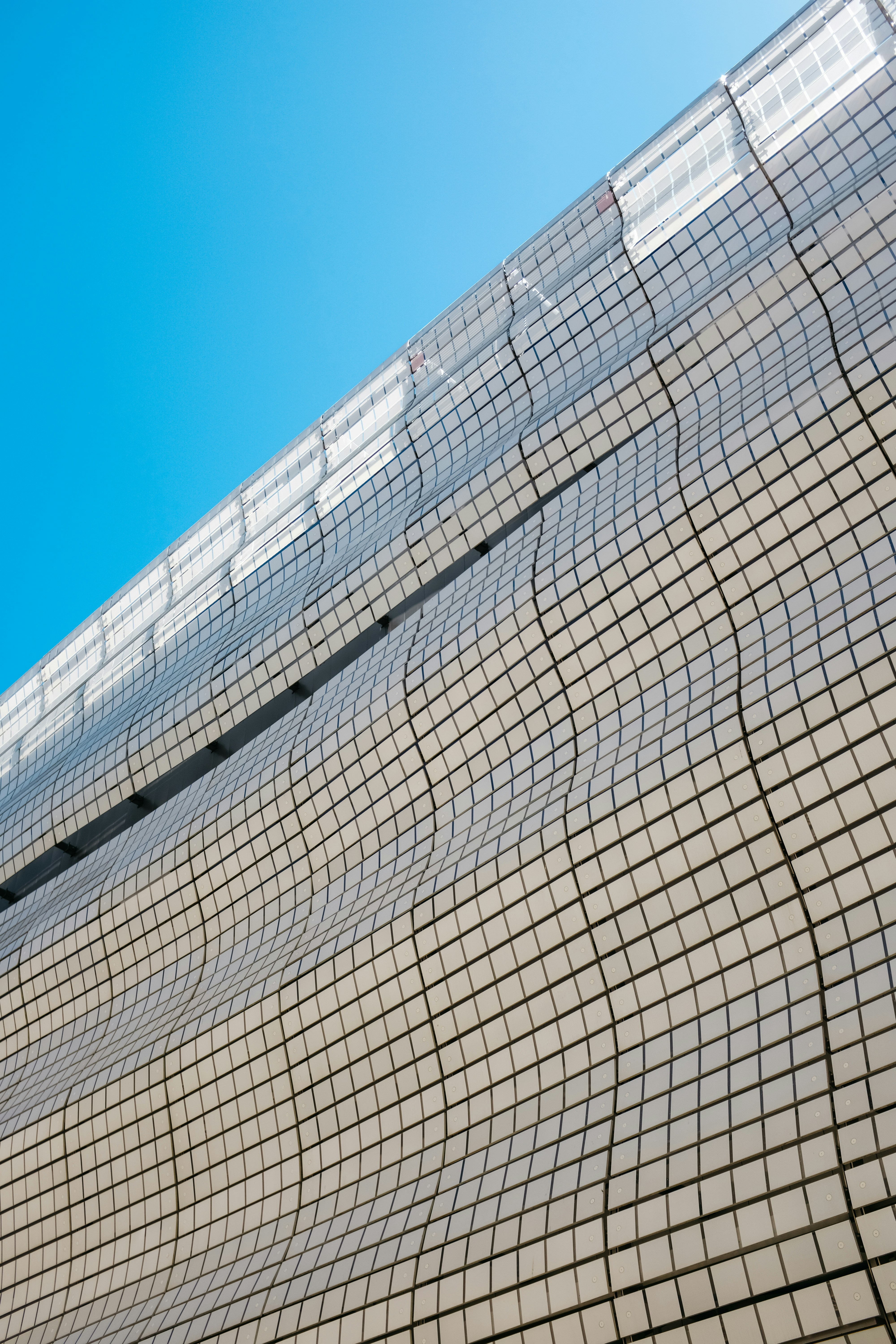 Photo by adrienolichon