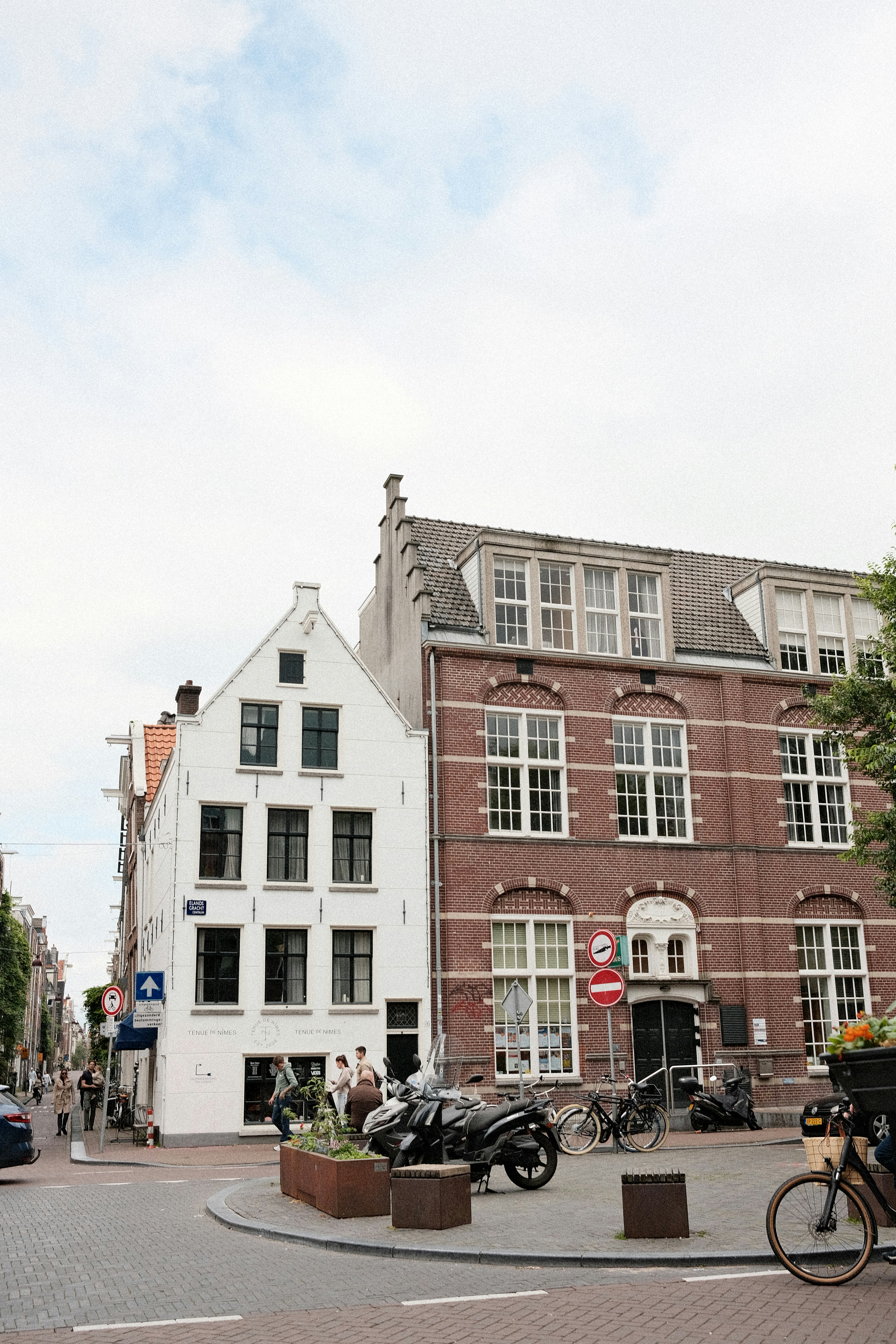 Photo by valentinlacoste