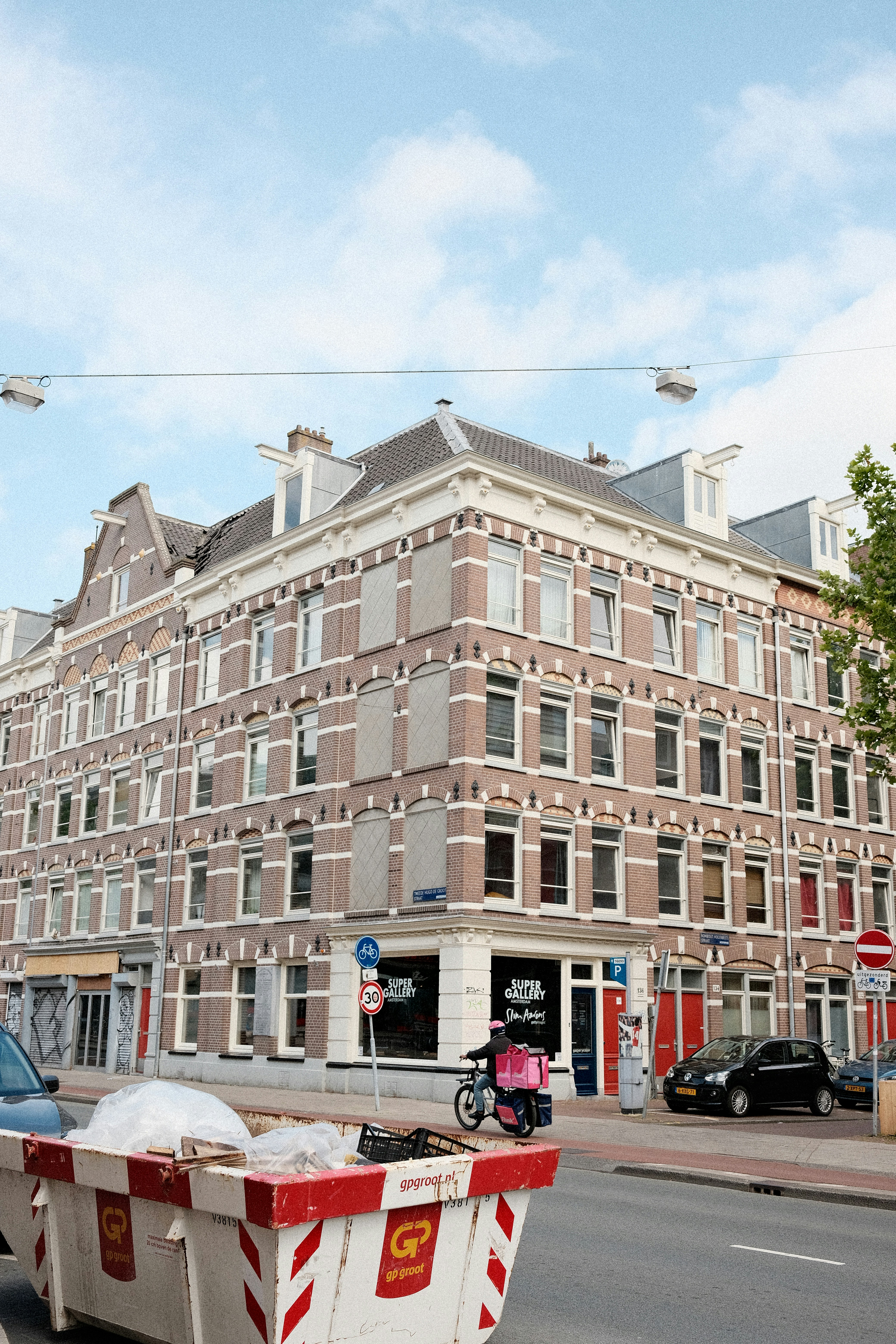 Photo by valentinlacoste