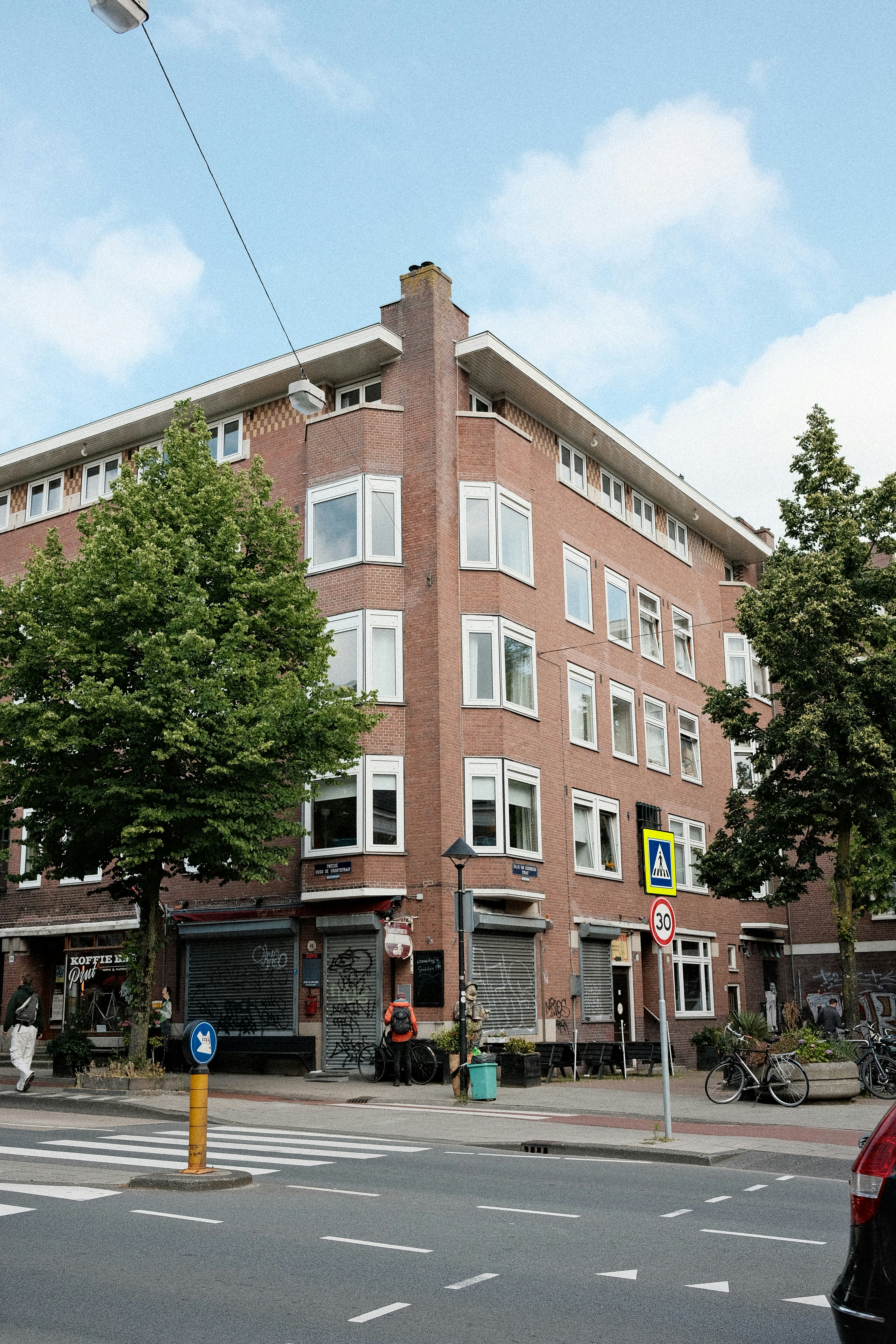 Photo by valentinlacoste