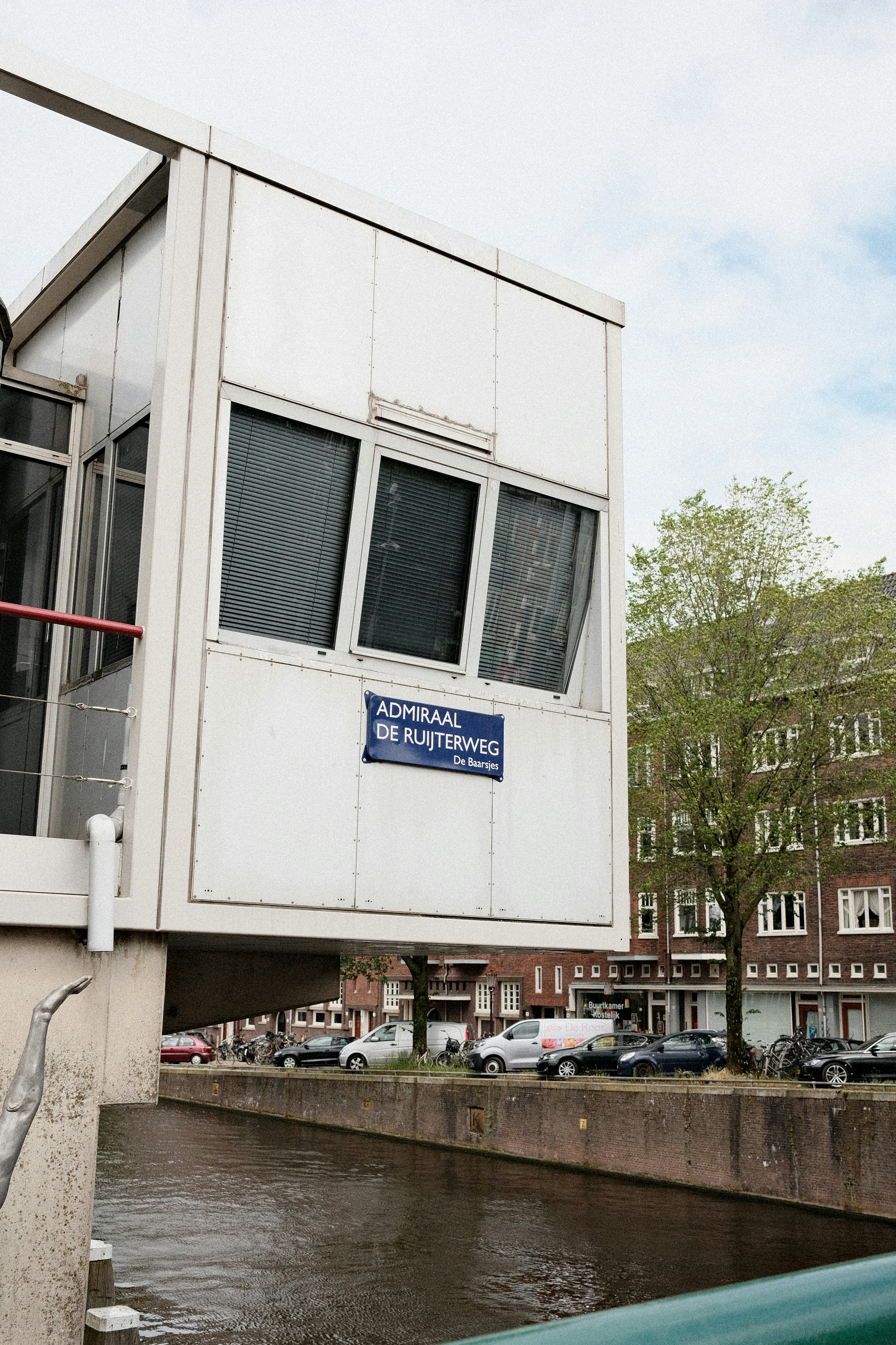 Photo by valentinlacoste