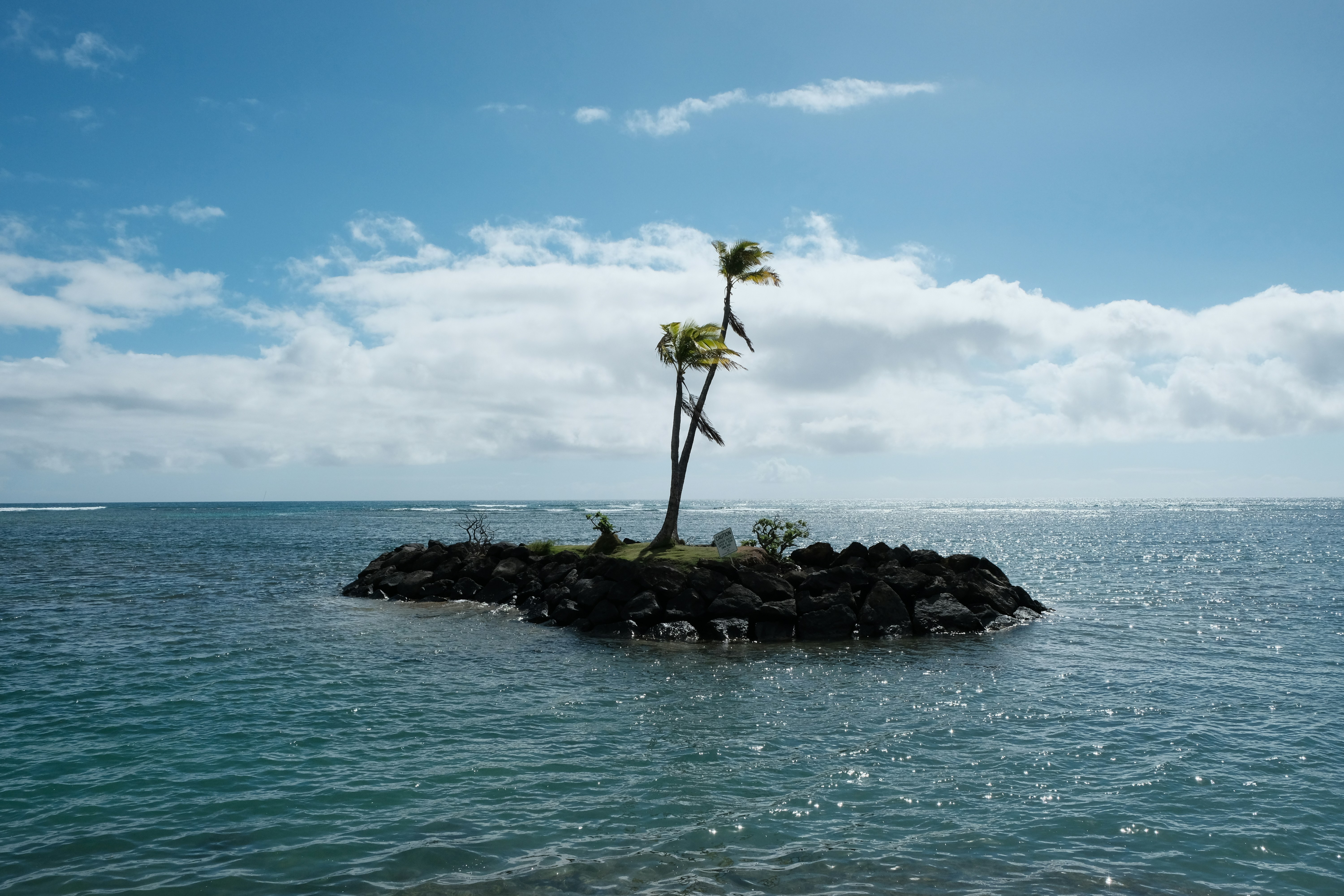 10 Island Hopping Tips for Minimalist Island Travel