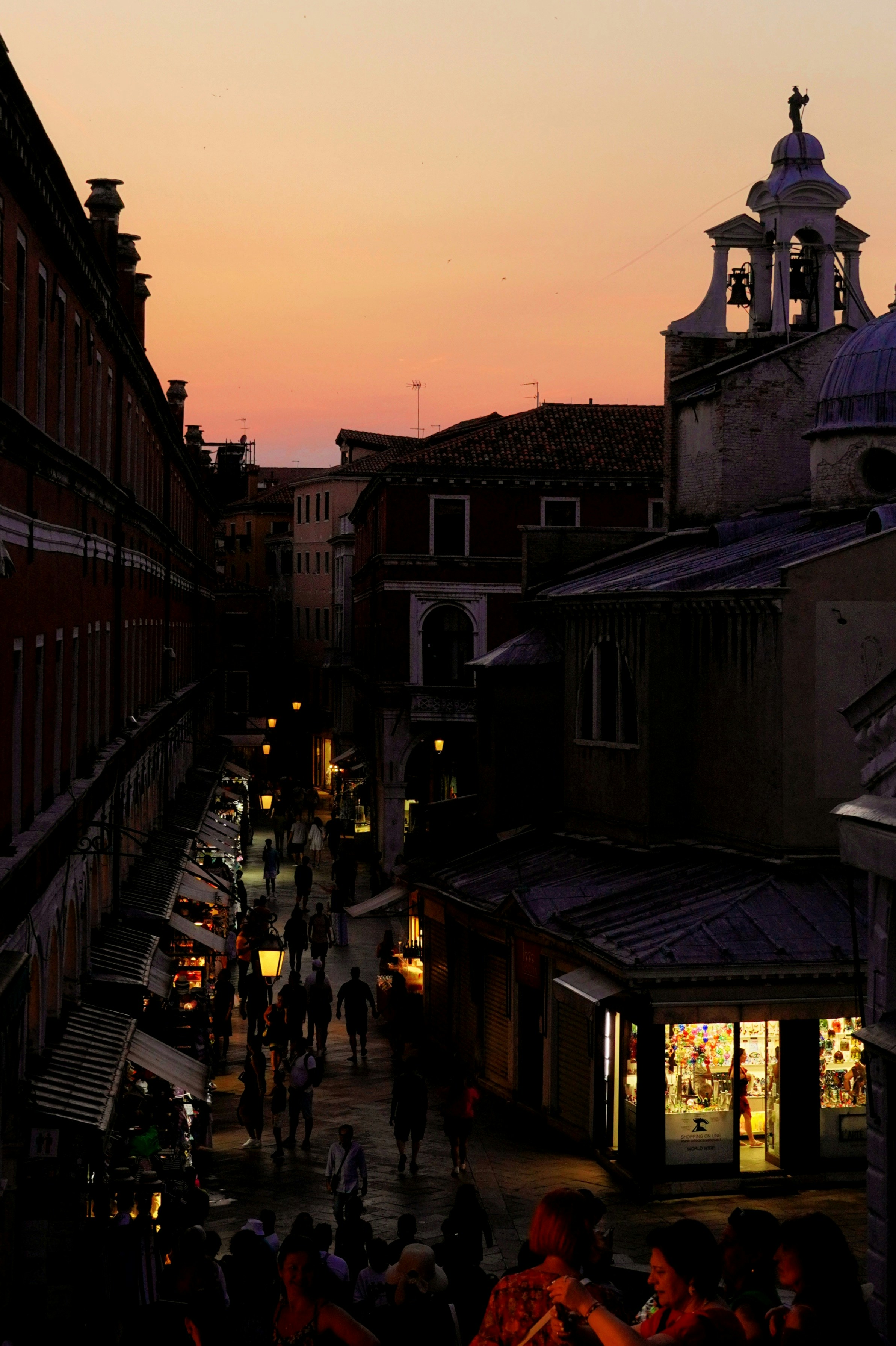 Photo by greenliustudio