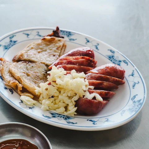 Lạp xưởng áp chảo