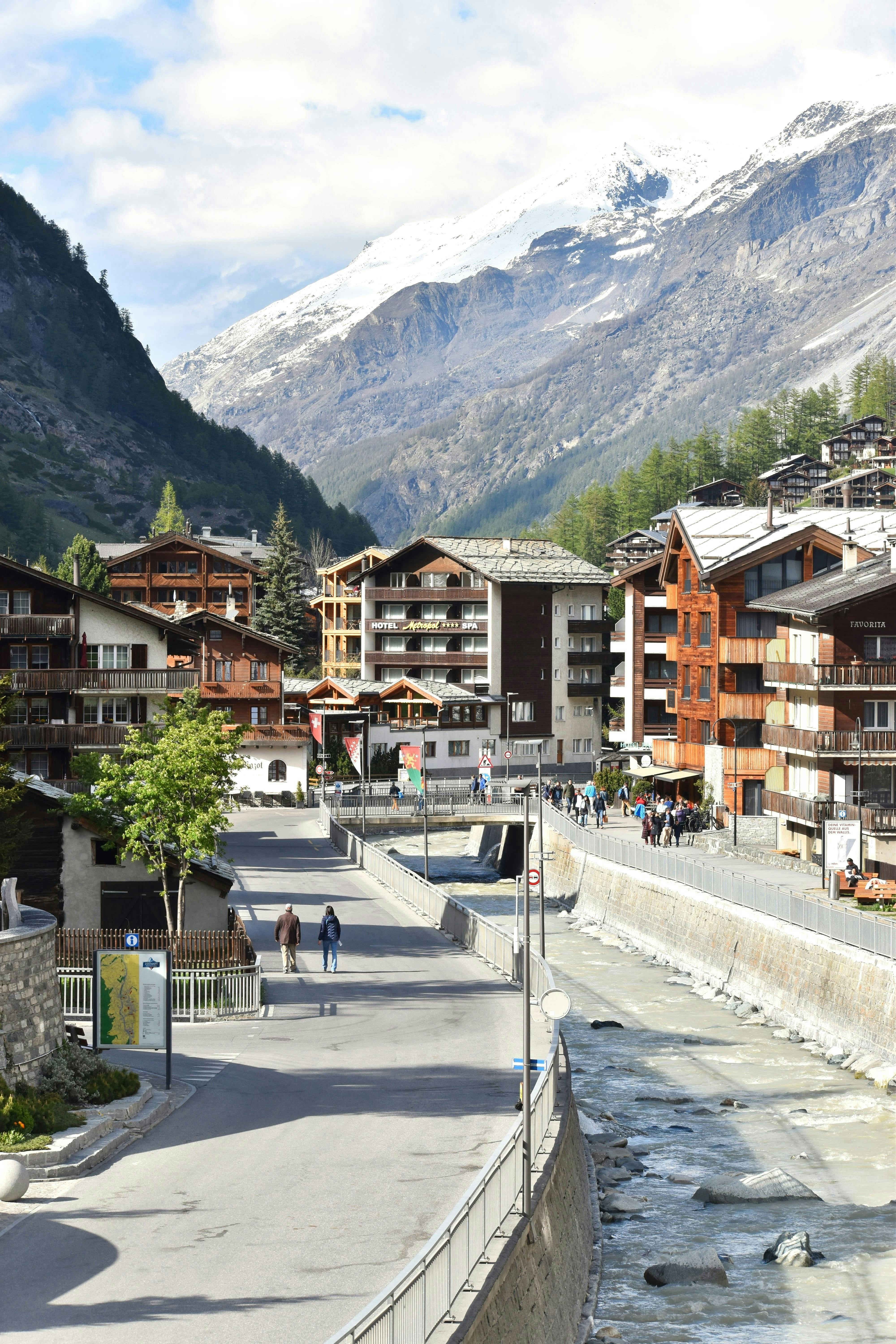 Swiss Chalet Mountains