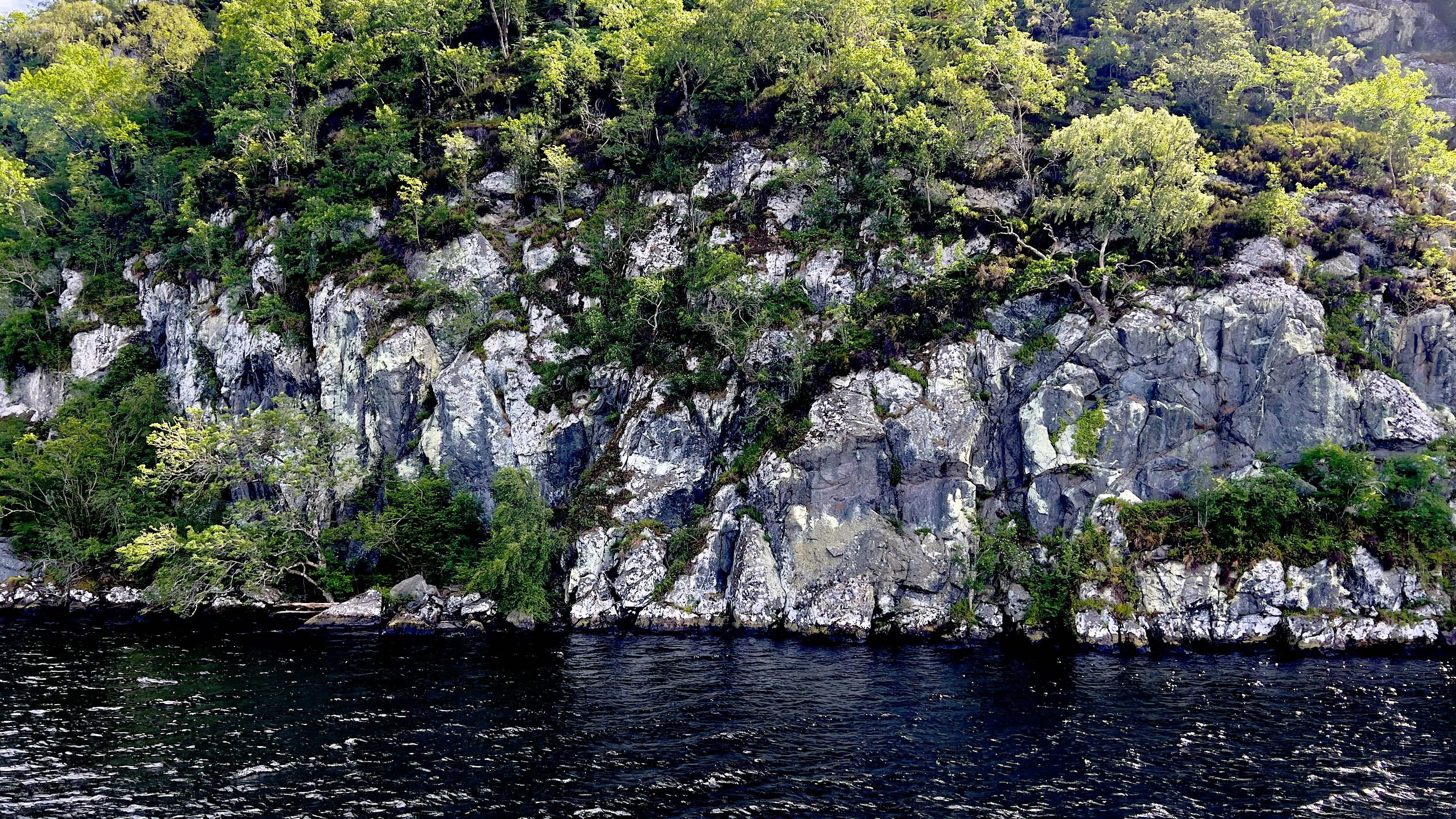 The River Ness flowing through the city of Inverness.