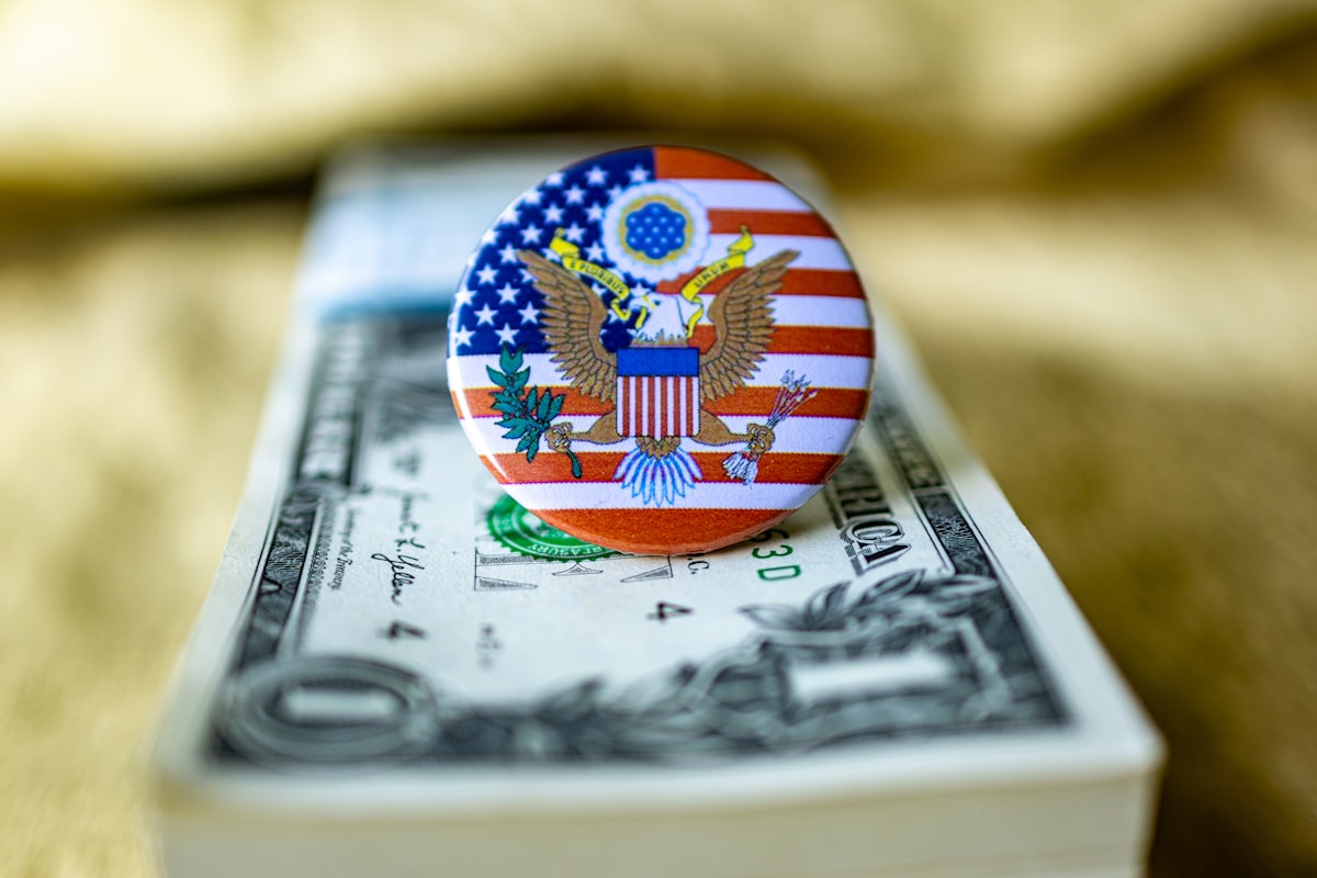 La "economía rugiente" de Trump ya empezó 2026 tropezando — ¿y ahora, fanfic o realidad?