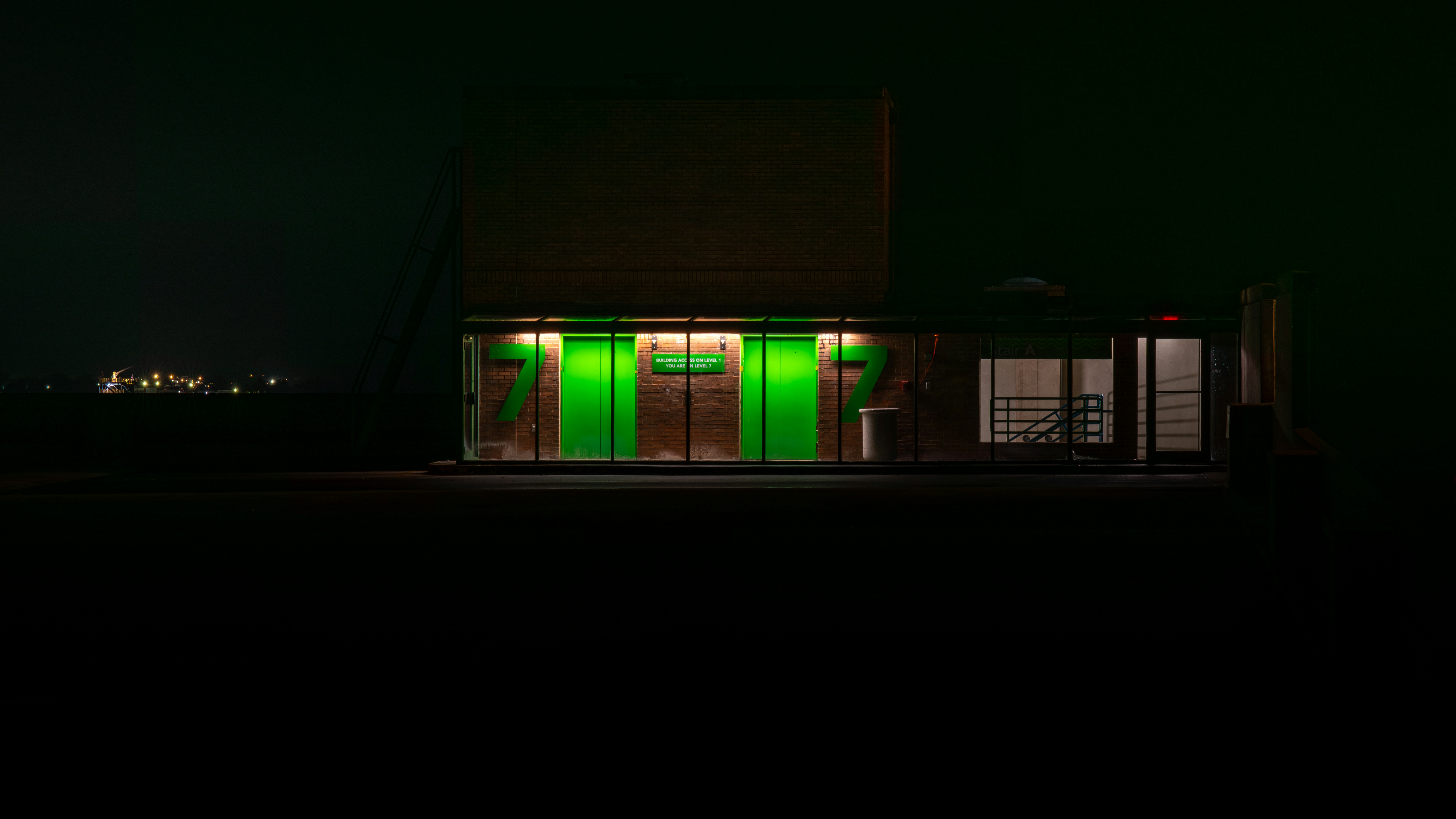 Купити вантажний ліфт в Україні леоліфт