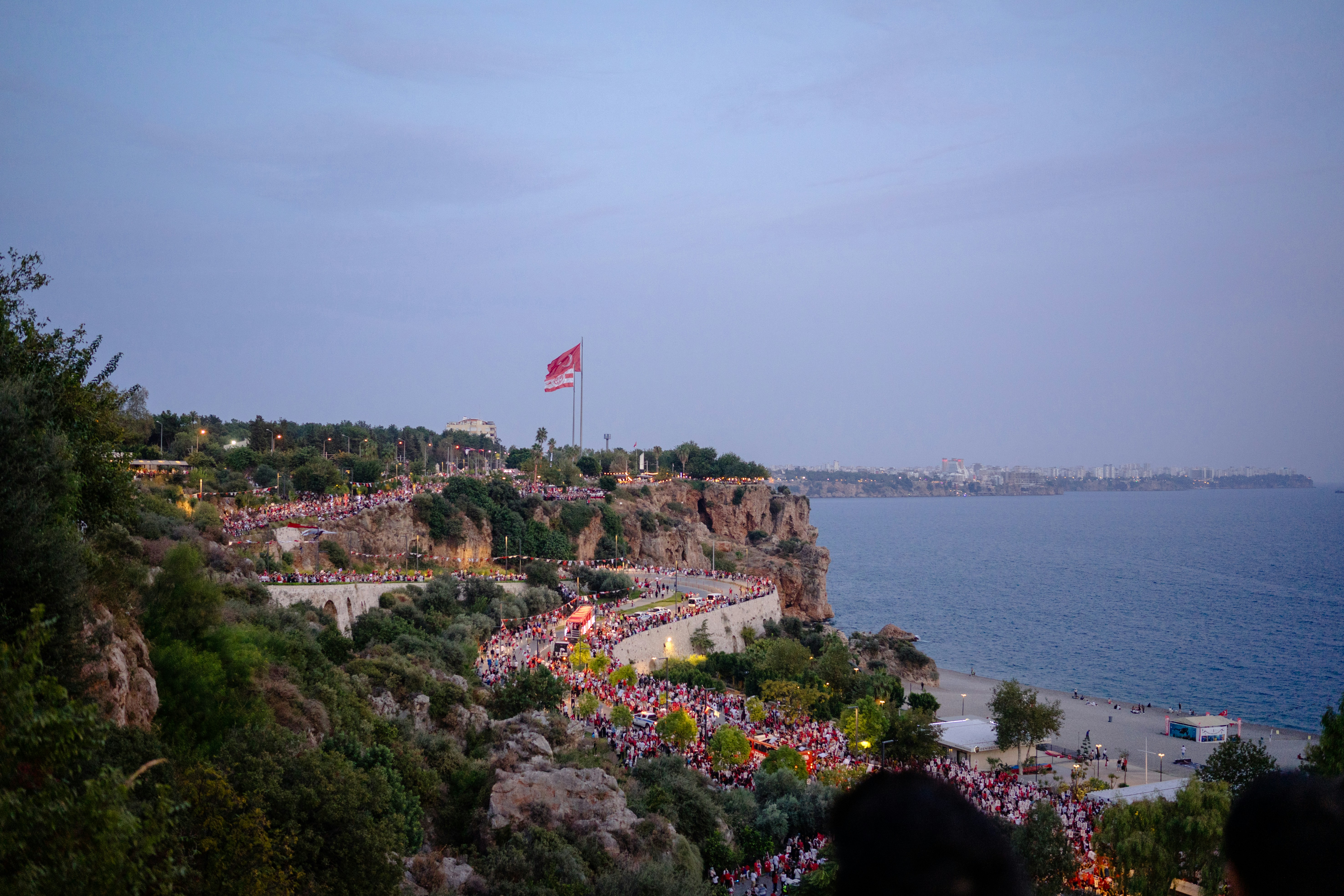 photo-1719248094784-b569a57e1377?ixid=M3wxMjA3fDB8MXxzZWFyY2h8MXx8YW50YWx5YSUyMCVDMyVCNiVDNCU5RnJlbm1lJTIwZyVDMyVCQyVDMyVBN2wlQzMlQkMlQzQlOUYlQzMlQkN8ZW58MHx8fHwxNzYzNjAwNDkzfDA\u0026ixlib=rb-4.1.0