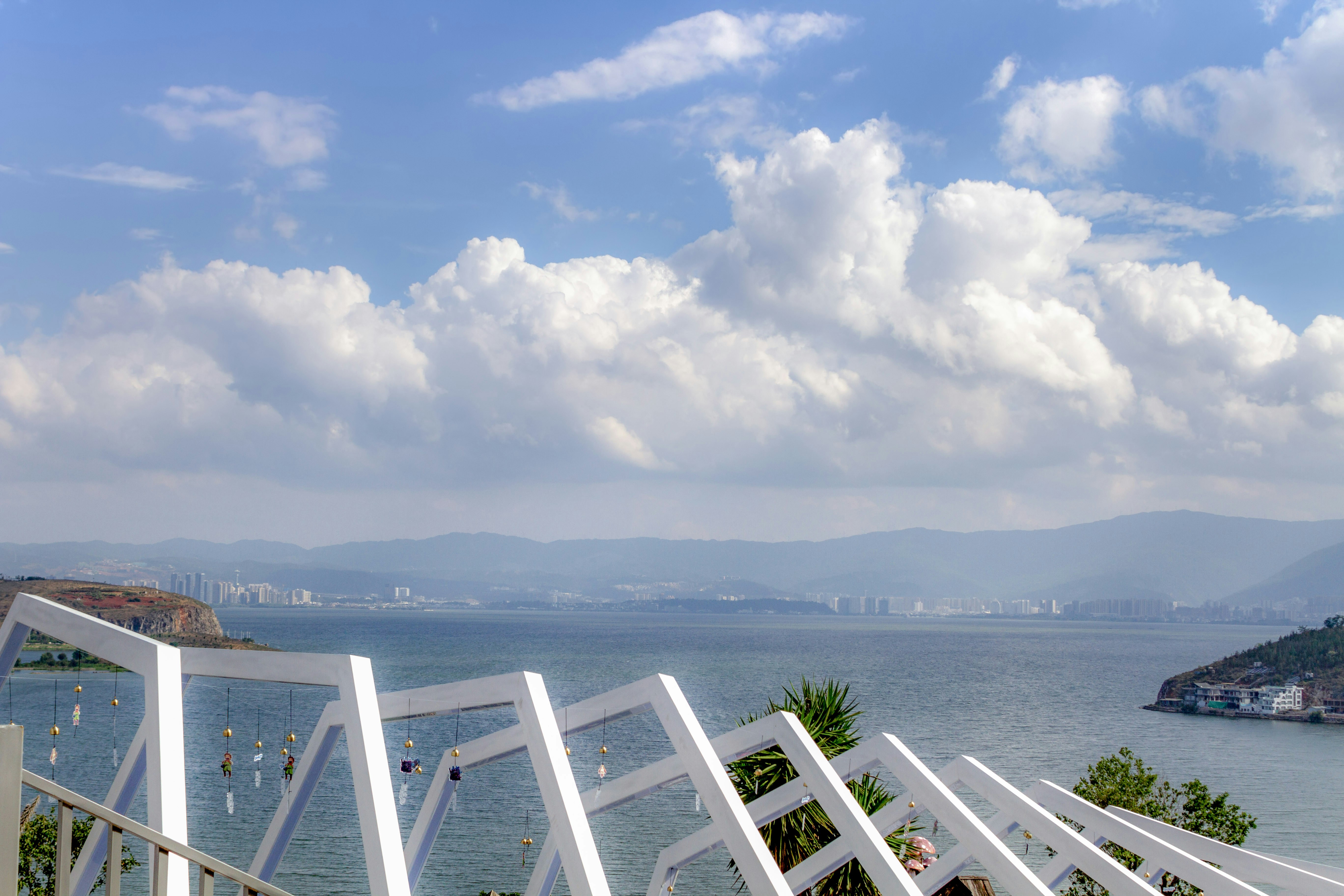 八字命盘深度分析：禄刃格身旺喜财，命主富贵有望