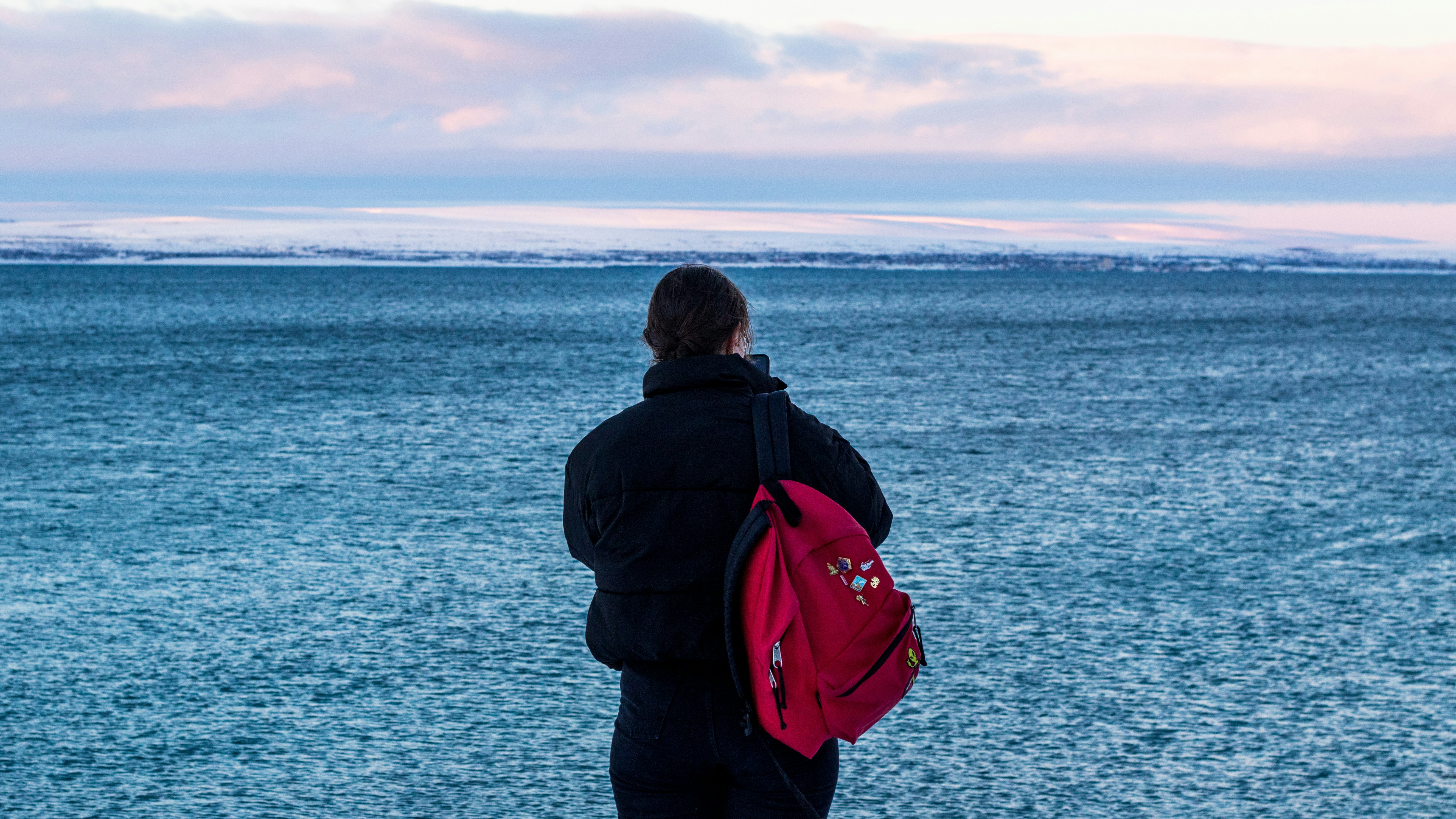 A woman without a bag