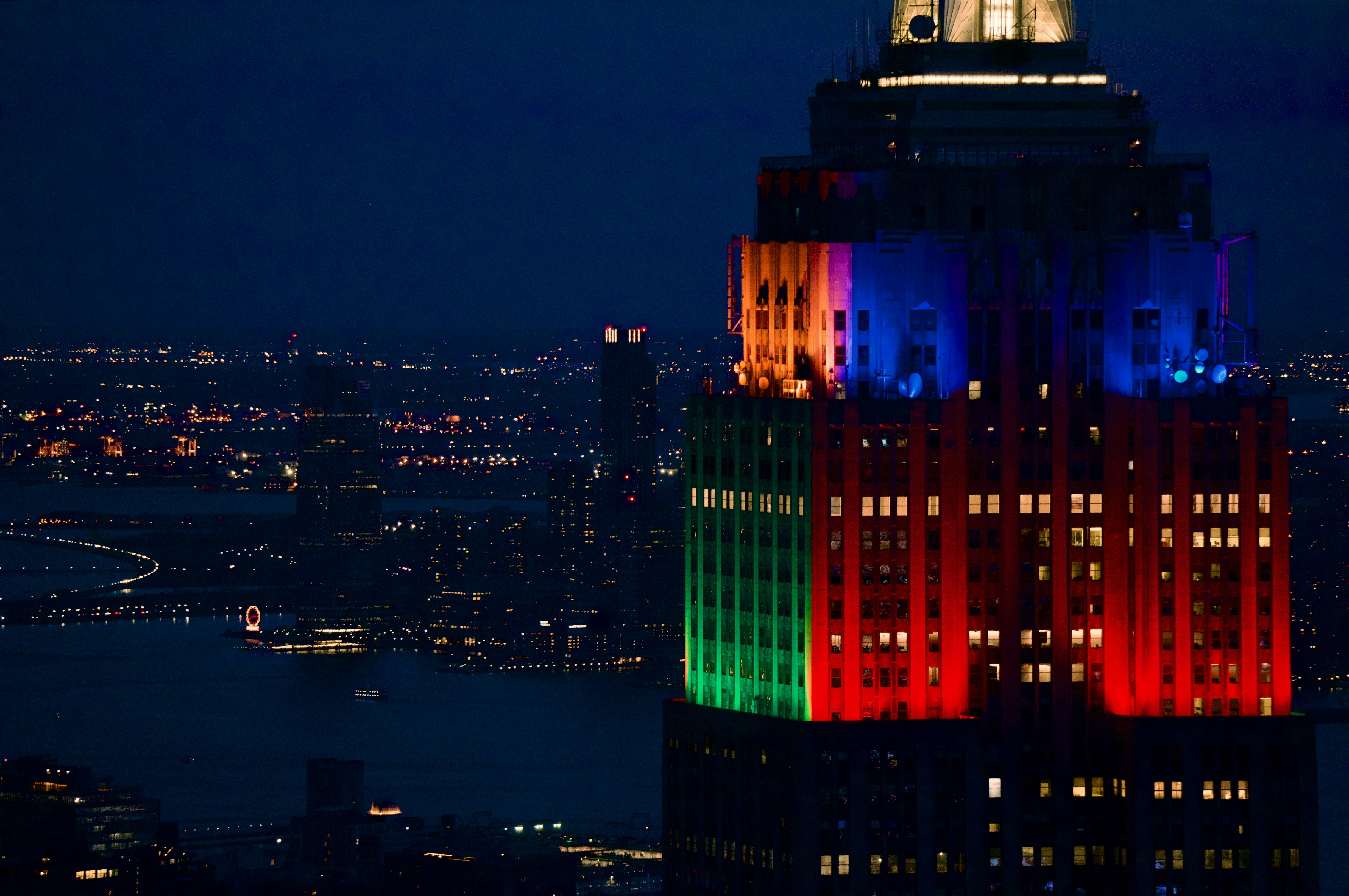 Empire State Building lit in special colors for celebrity-hosted lighting ceremony - celebrity appearances new york