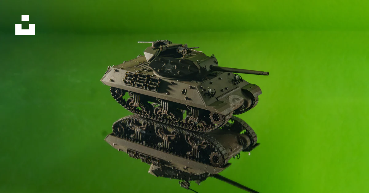 Tank Home Screen A green screen with a picture of a tank photo – Free Photo background ...