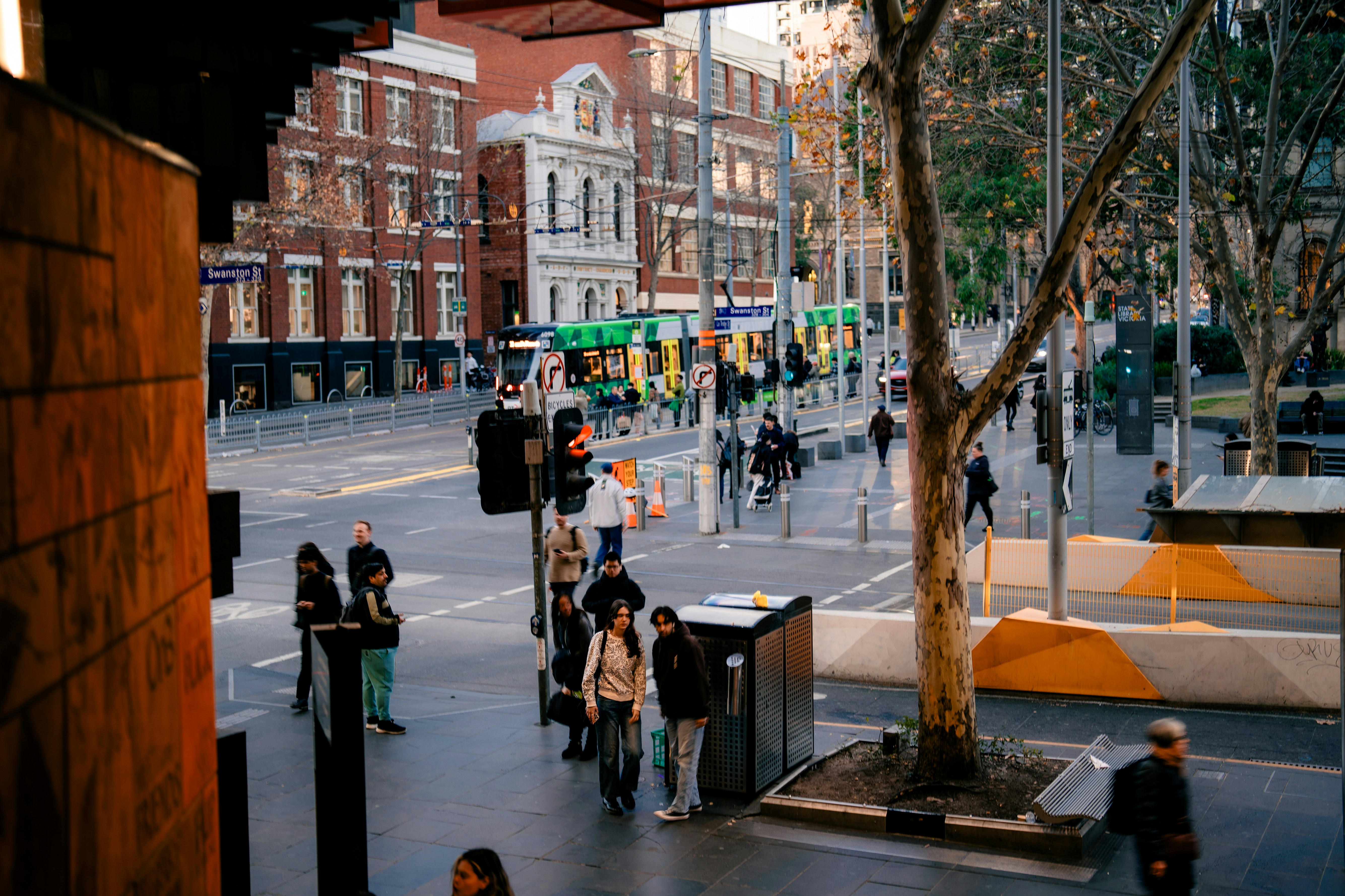 photo-1719494207573-37818802ebef?ixid=M3wxMjA3fDB8MXxzZWFyY2h8MTR8fHNtYWxsJTIwYnVzaW5lc3MlMjB3ZWIlMjBkZXNpZ24lMjBtZWxib3VybmV8ZW58MHx8fHwxNzY3NDU2Mjk0fDA\u0026ixlib=rb-4.1.0