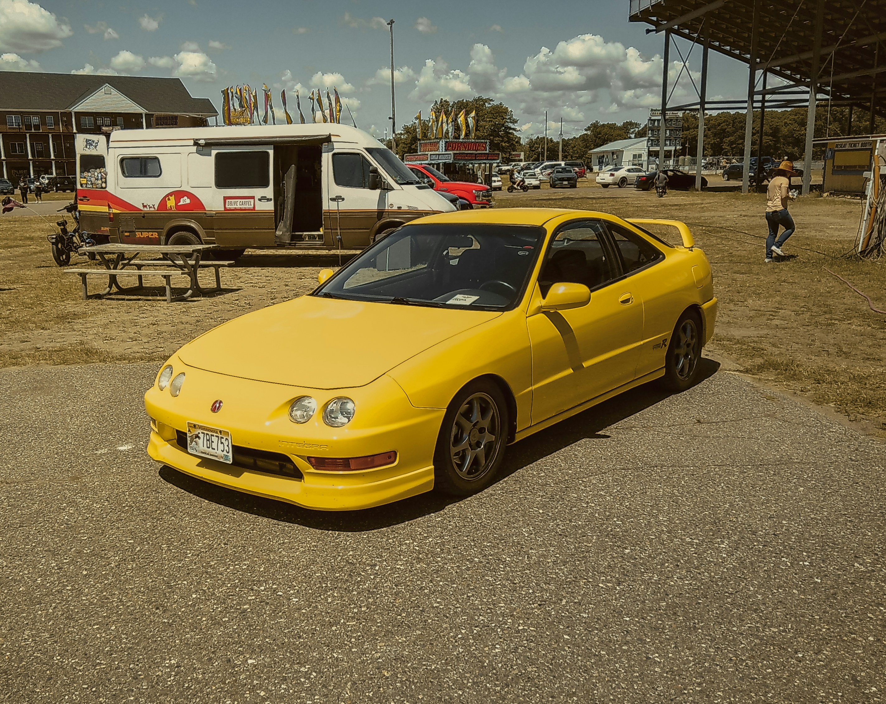 Honda S2000 CR yellow, ilustrasi artikel S2000 CR Wallpapers: Why the Honda Club Racer Defines JDM Performance Aesthetics 3