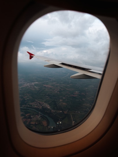 A view of the wing of an airplane from a window
