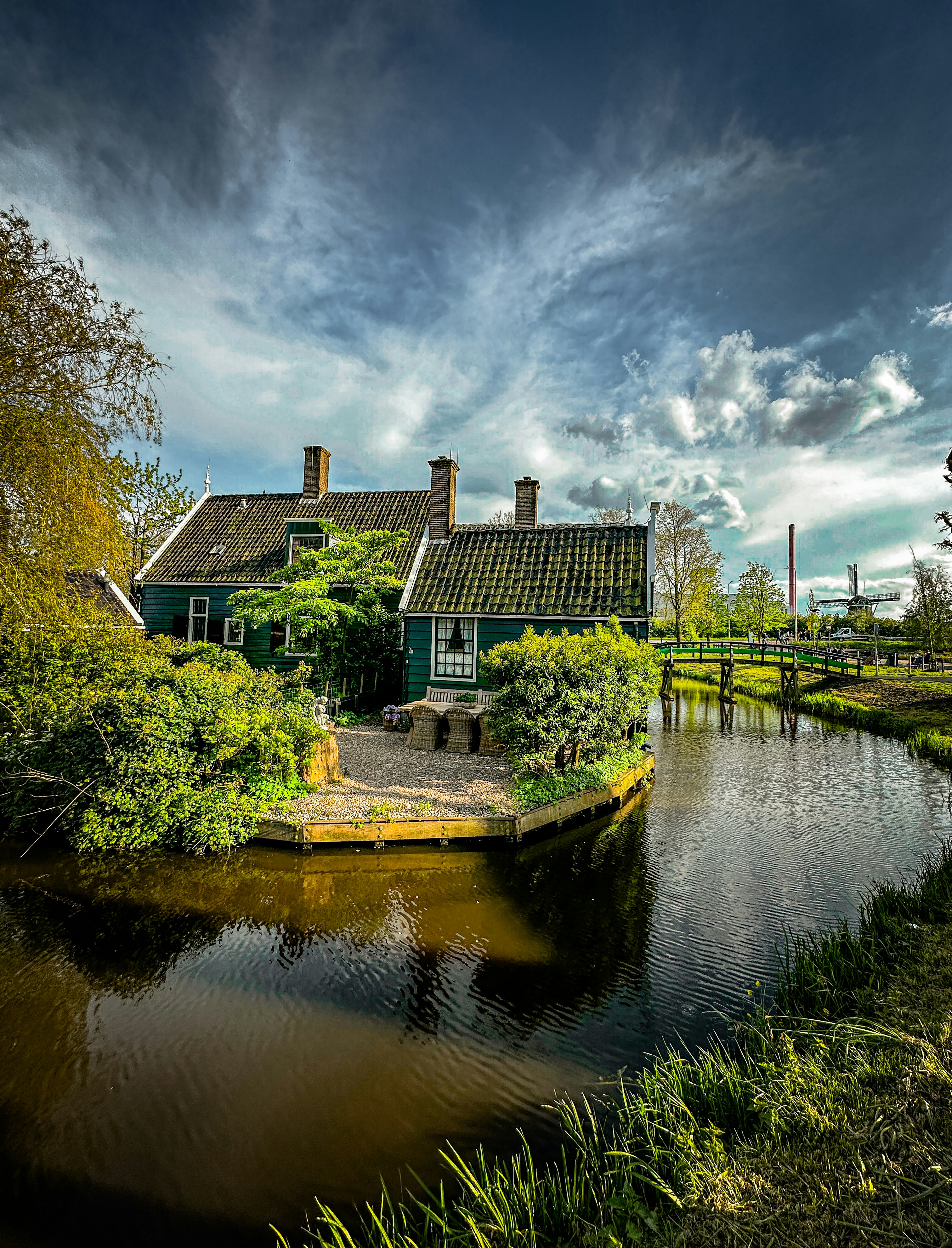 Tech-Savvy Travel: How Innovation Is Revolutionizing Tourism Feature image