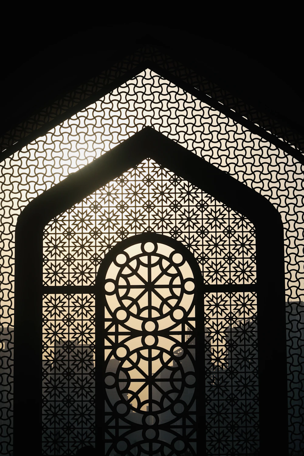 Light through the lattice