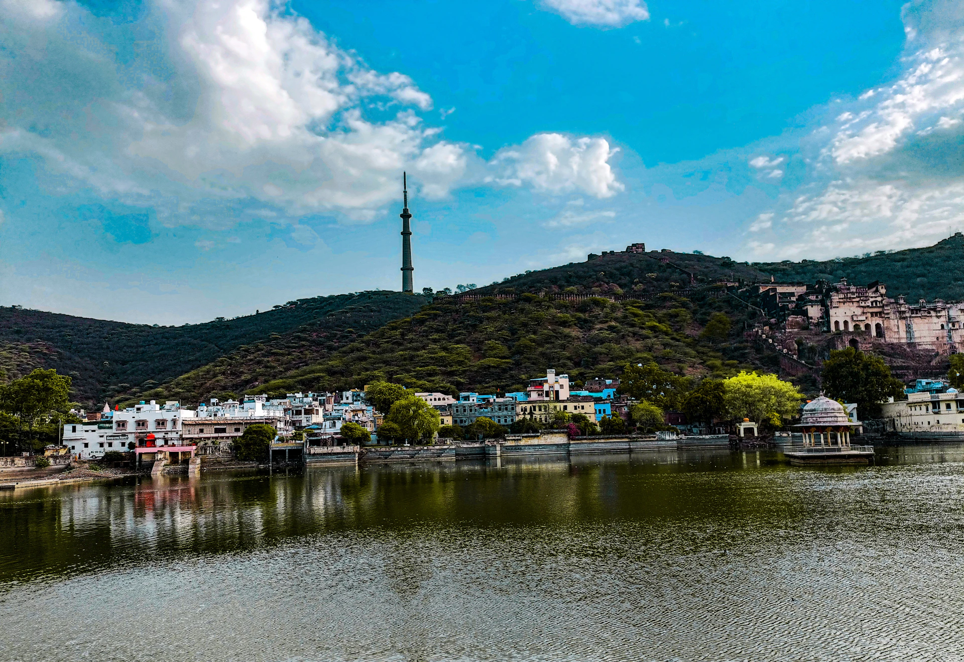 Lake at Bundi with the old town and hill fort rising behind