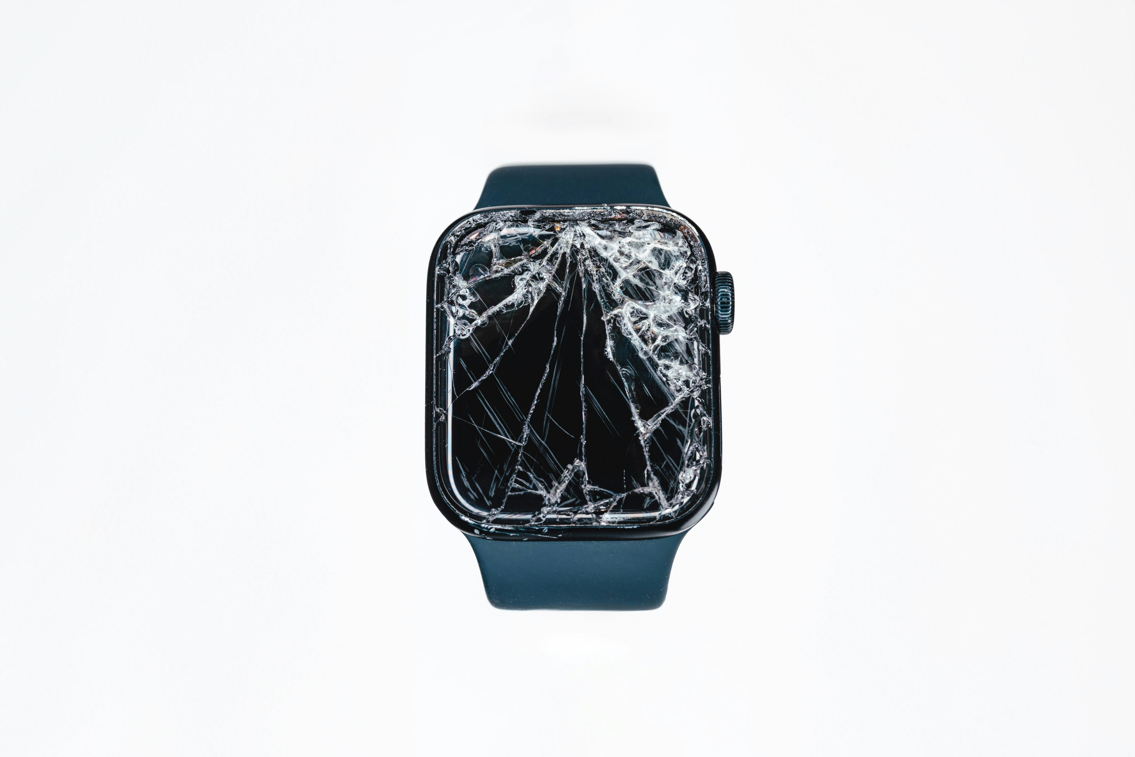 An apple watch with a cracked screen photo Free Smartwatch accident