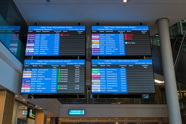Voyageurs à l'aéroport international de Cape Town