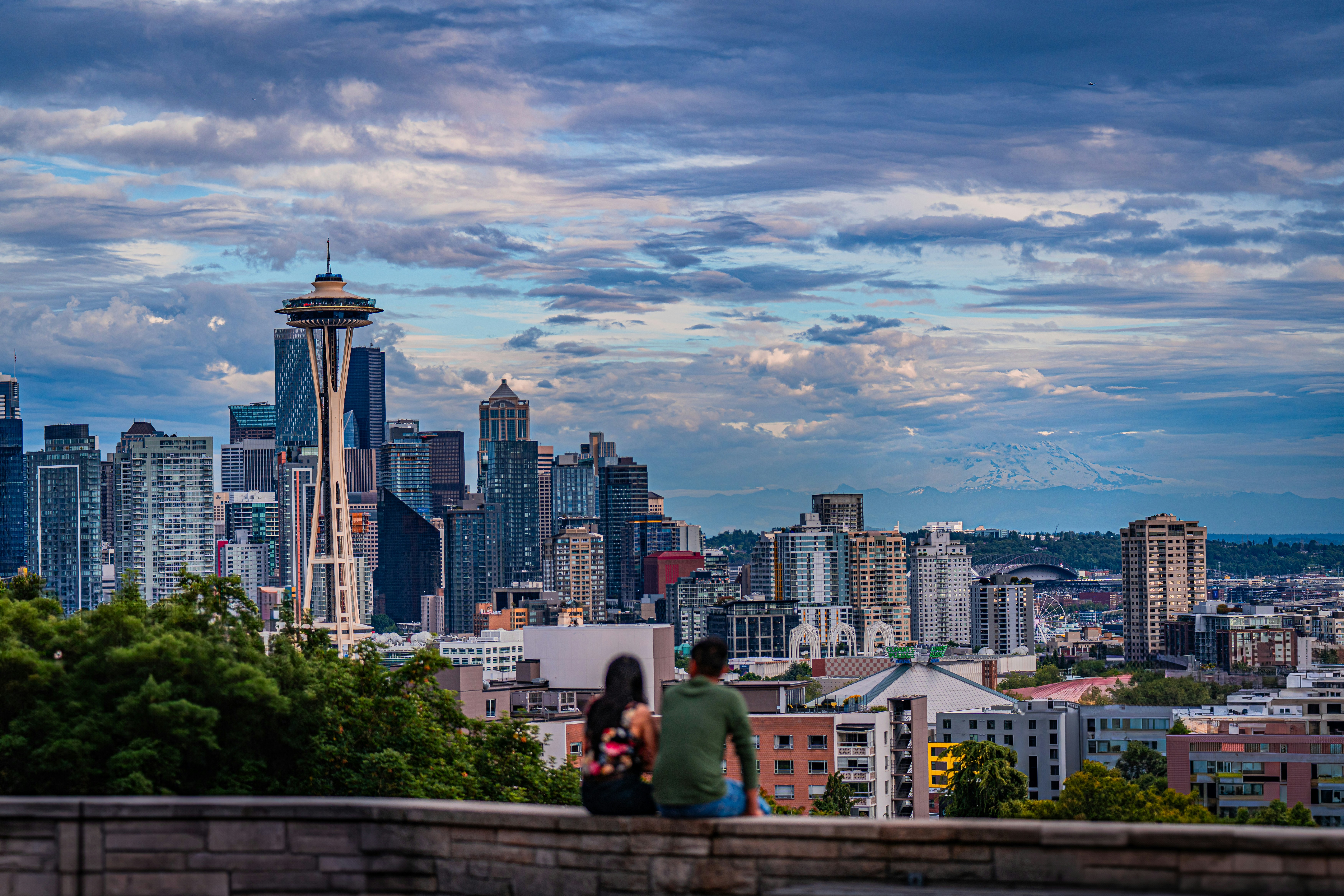Seattle skyline from Kerry Park with Space Needle and Mount Rainier