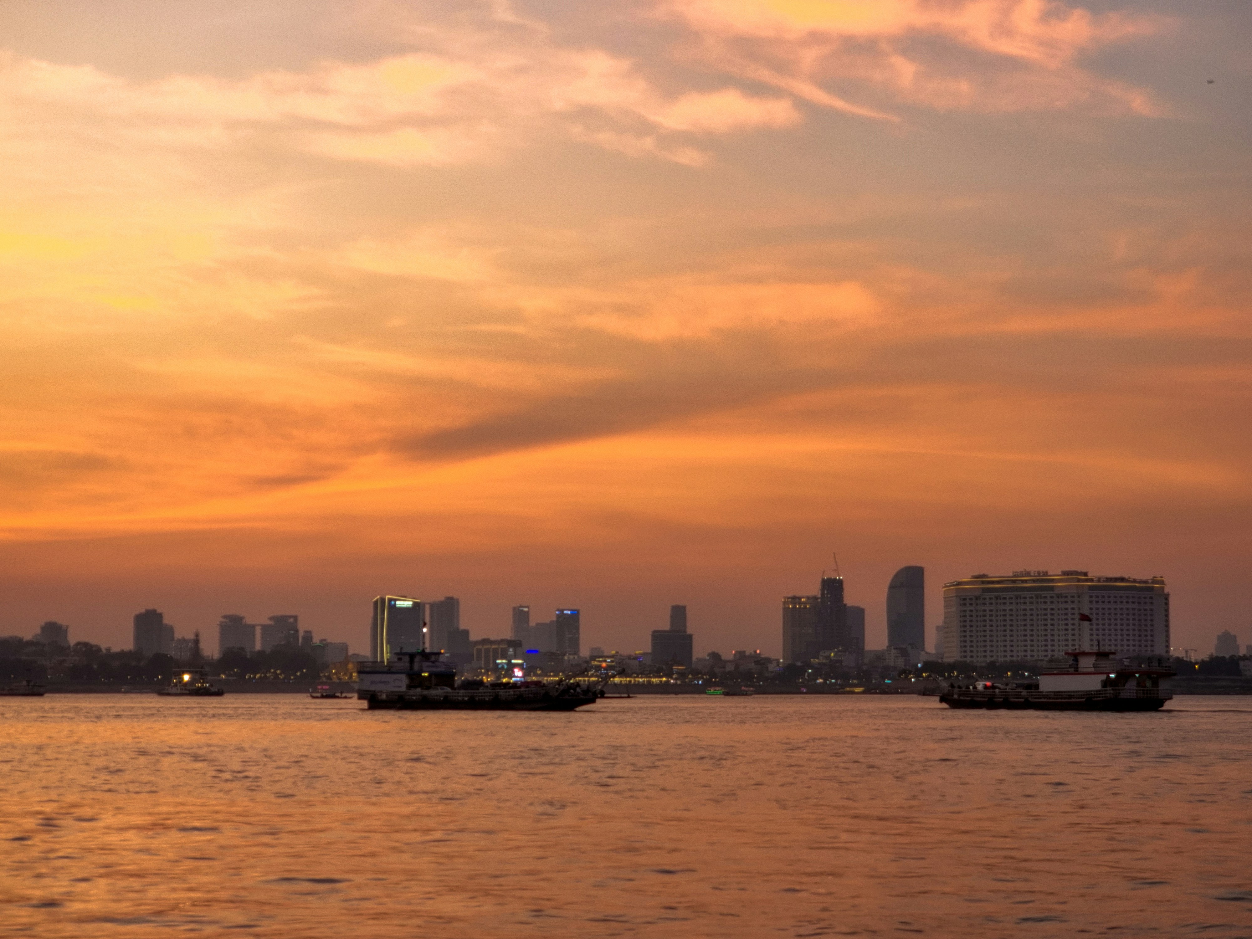 Photo by thoeunratana