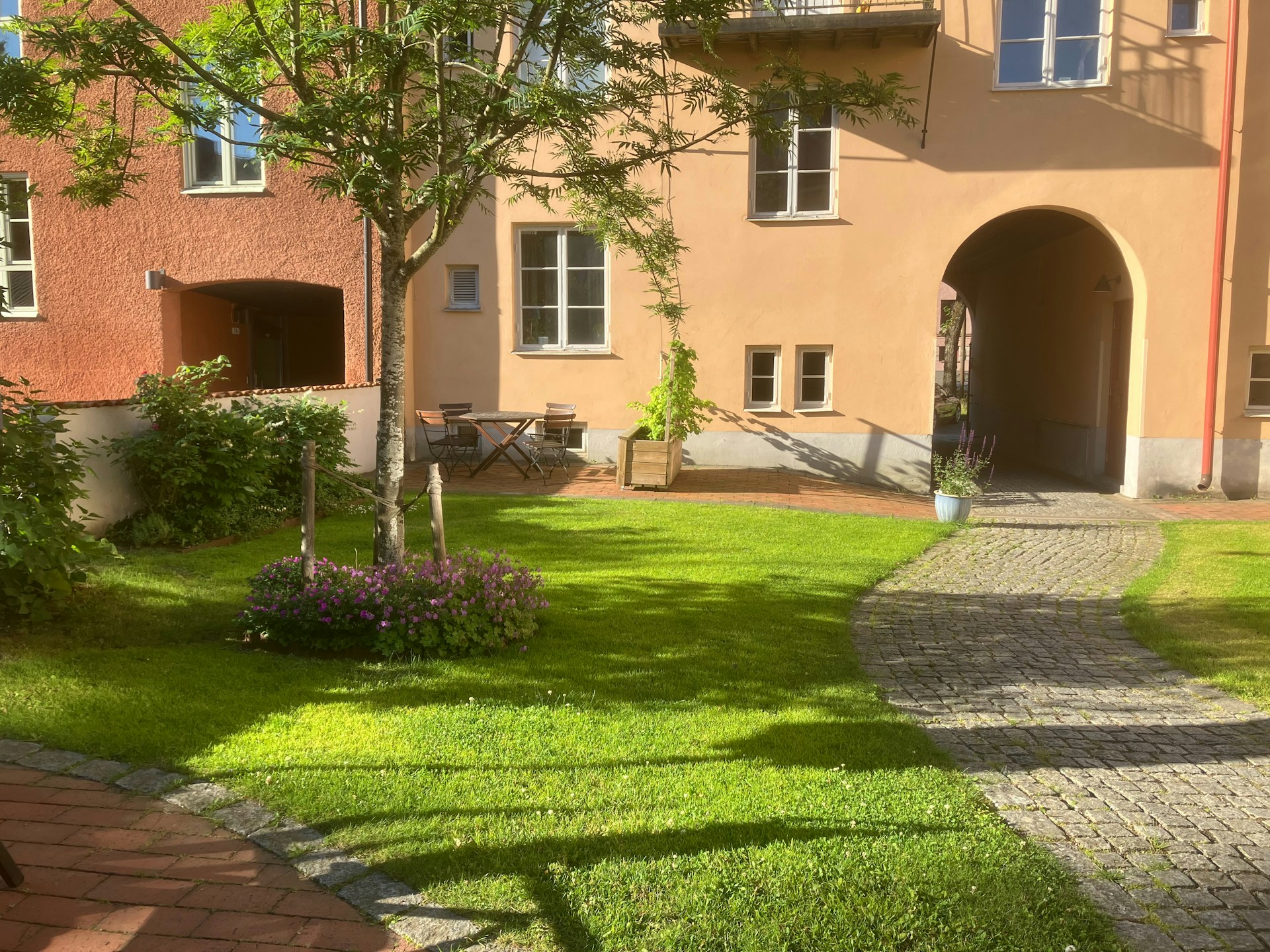 A house with a lawn in front of it