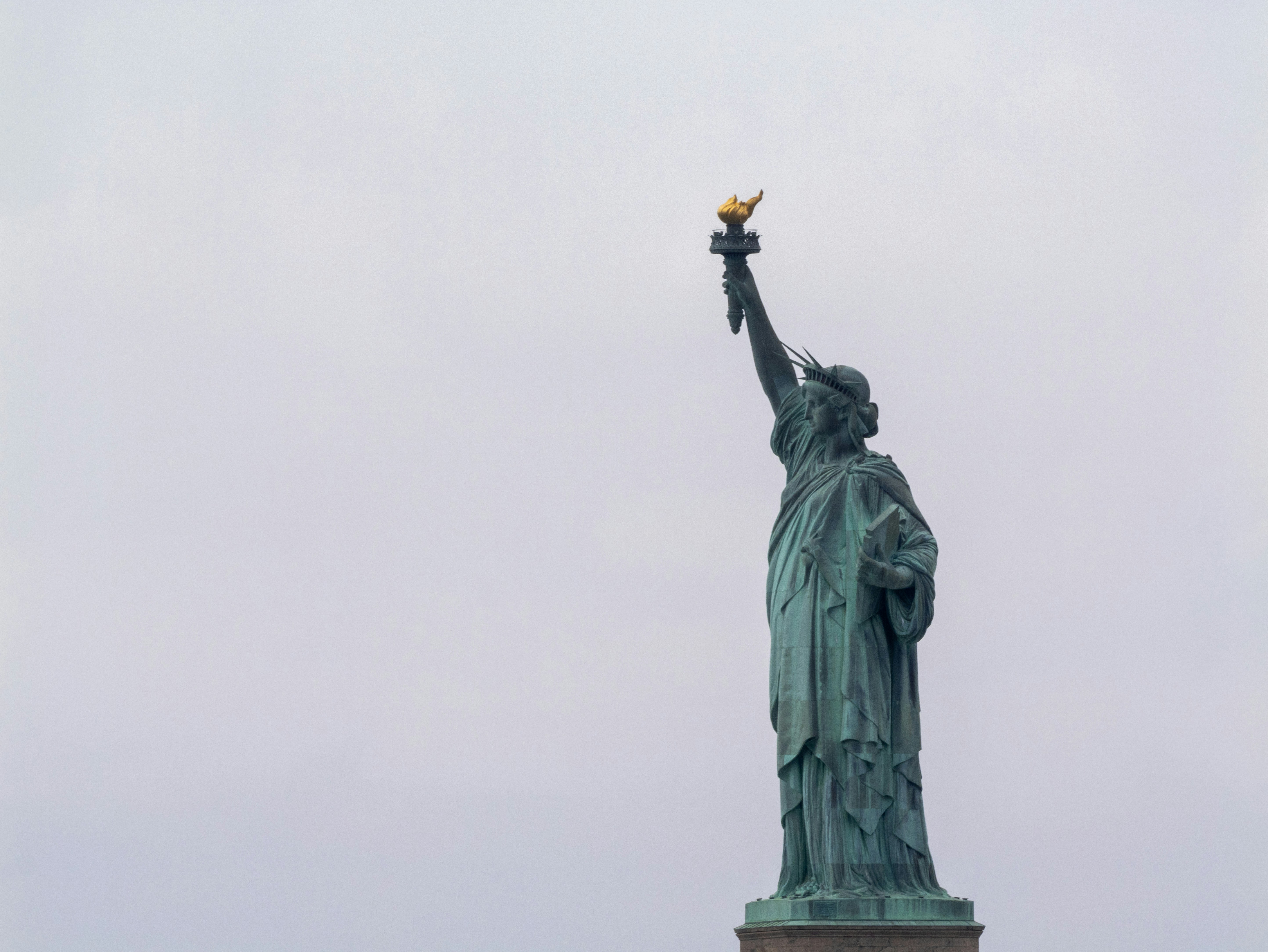 自由の女神は街の真ん中にあります