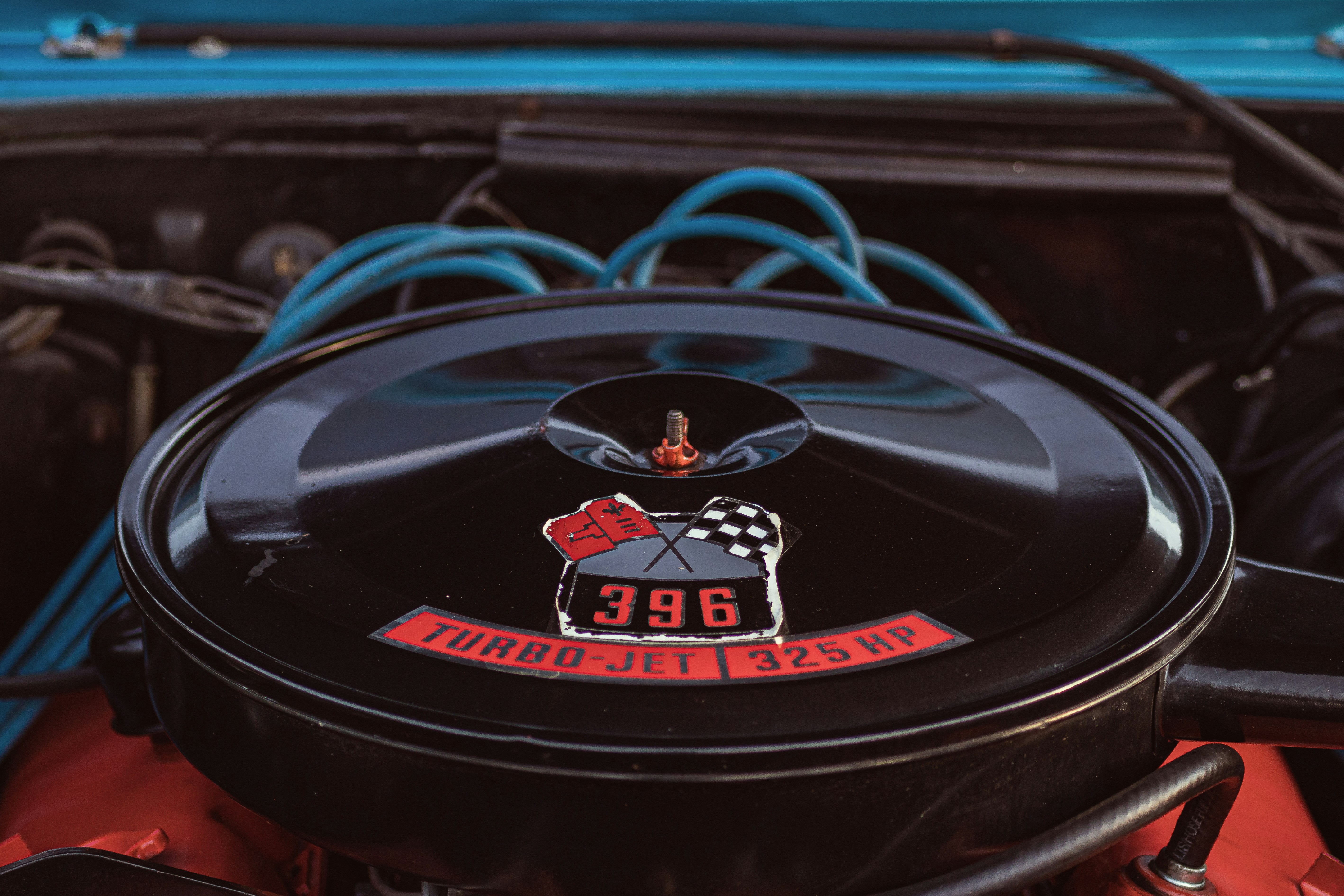 [1970 Chevrolet Chevelle SS, Muscle car chrome detail, Vintage red muscle car, Classic car engine wallpaper], ilustrasi artikel **The Ultimate Chevrolet Chevelle SS 454 Guide: Heavy Metal Muscle Car Wallpapers** 6