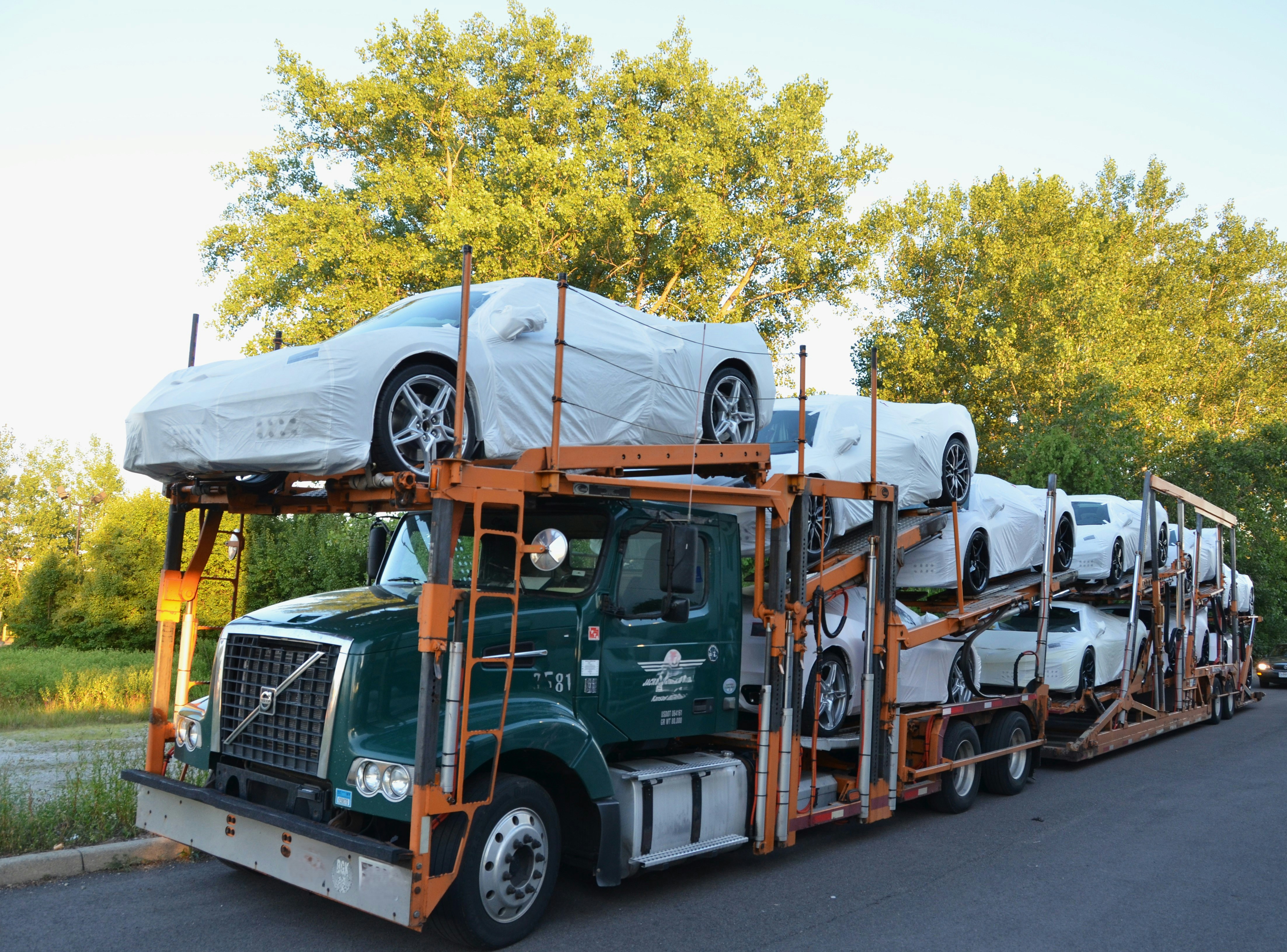 How Car Shipping Cost Varies by Distance and Vehicle Type
