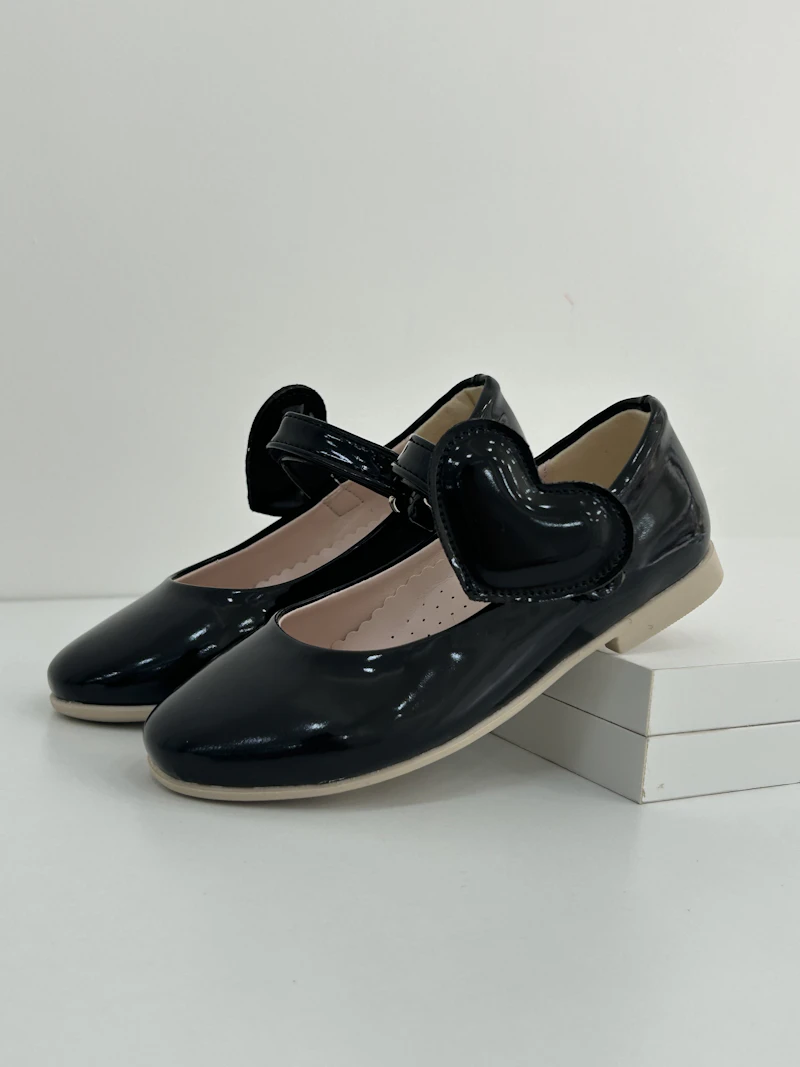 sepatu fashion record motif garis (L) hitam coklat